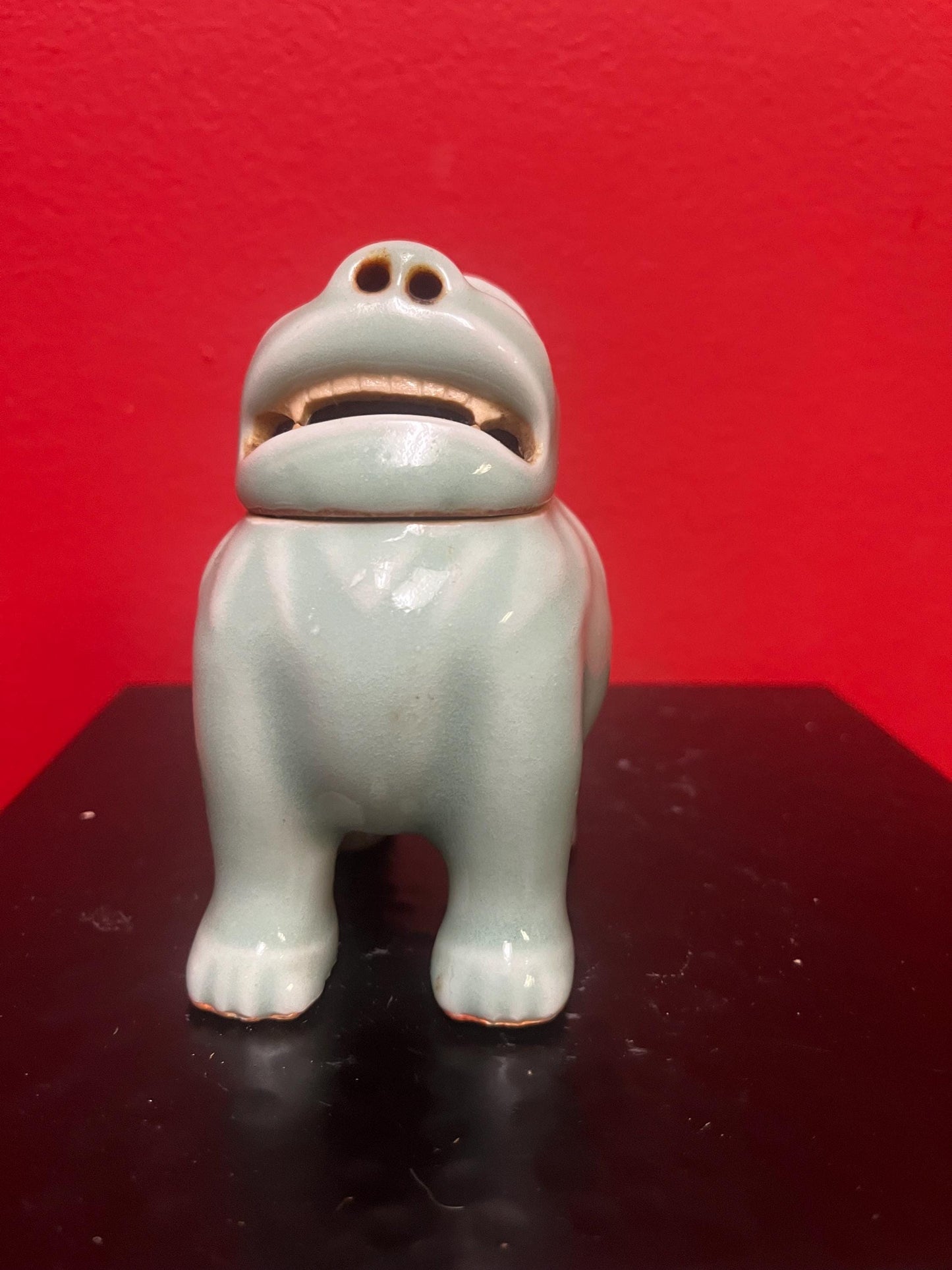 Lovely 4 inch high Chinese celadon foo dog box  - perfect condition cool small Chinese porcelain piece