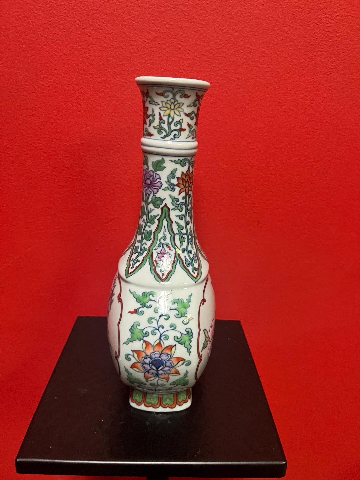 Lovely 10 inch tall signed Chinese porcelain vase with great unusual shape