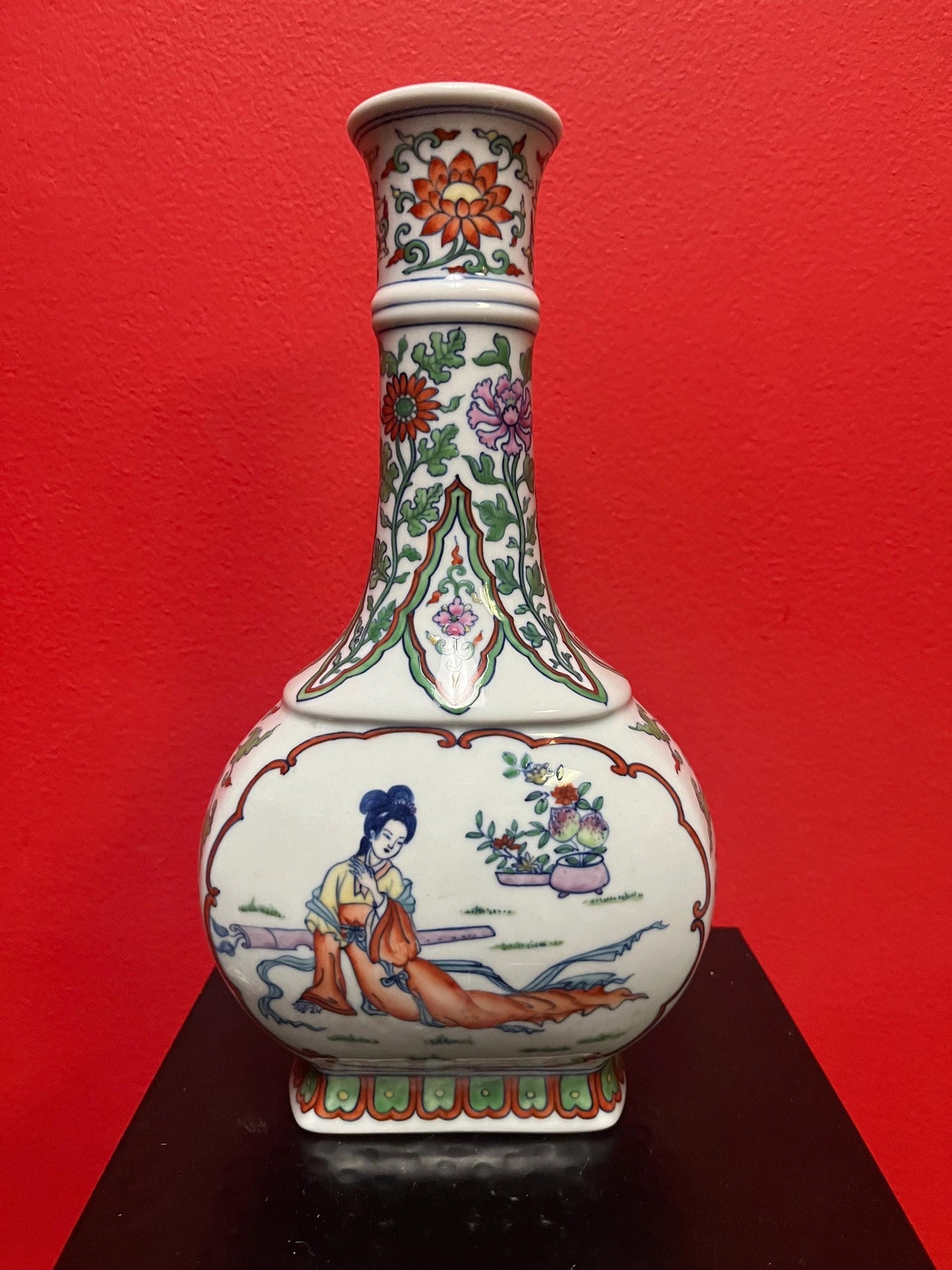 Lovely 10 inch tall signed Chinese porcelain vase with great unusual shape