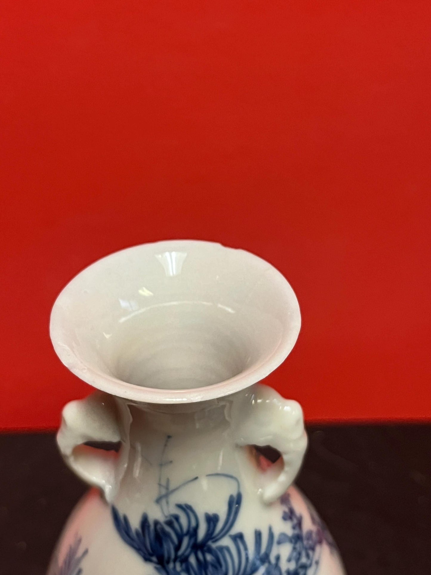 Stunning 5.25 inch 19th century Chinese porcelain vase - as is see photos  great example