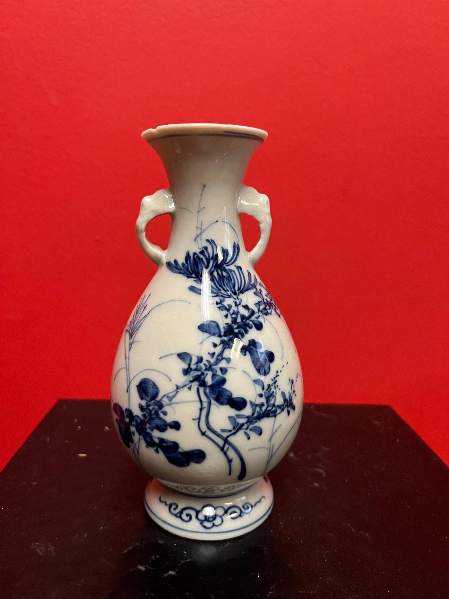 Stunning 5.25 inch 19th century Chinese porcelain vase - as is see photos  great example