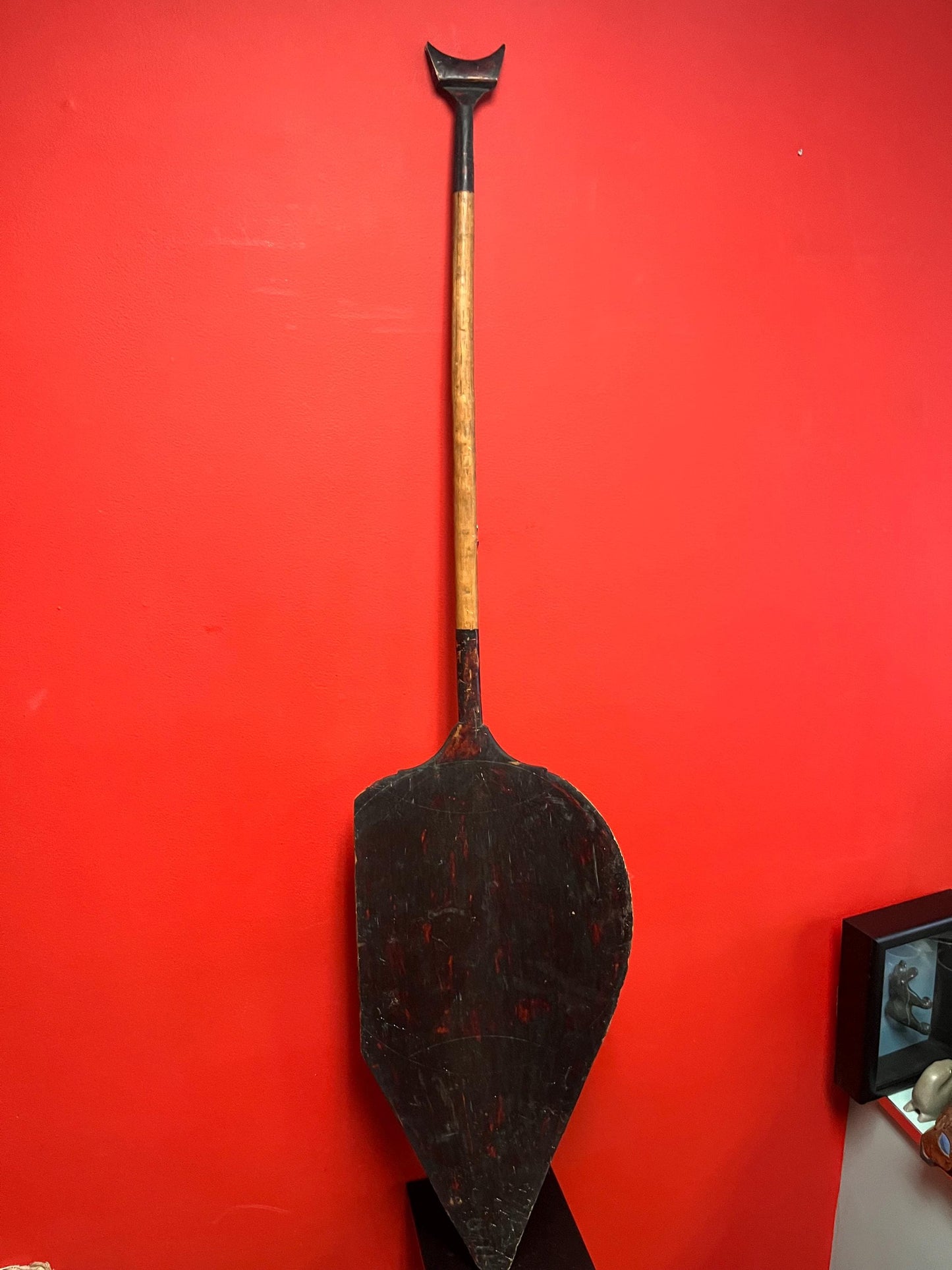 Wonderful museum quality 52 x 12  antique authentic oceanic paddle in the shape of a fish  small damage on side  amazing patina  wow
