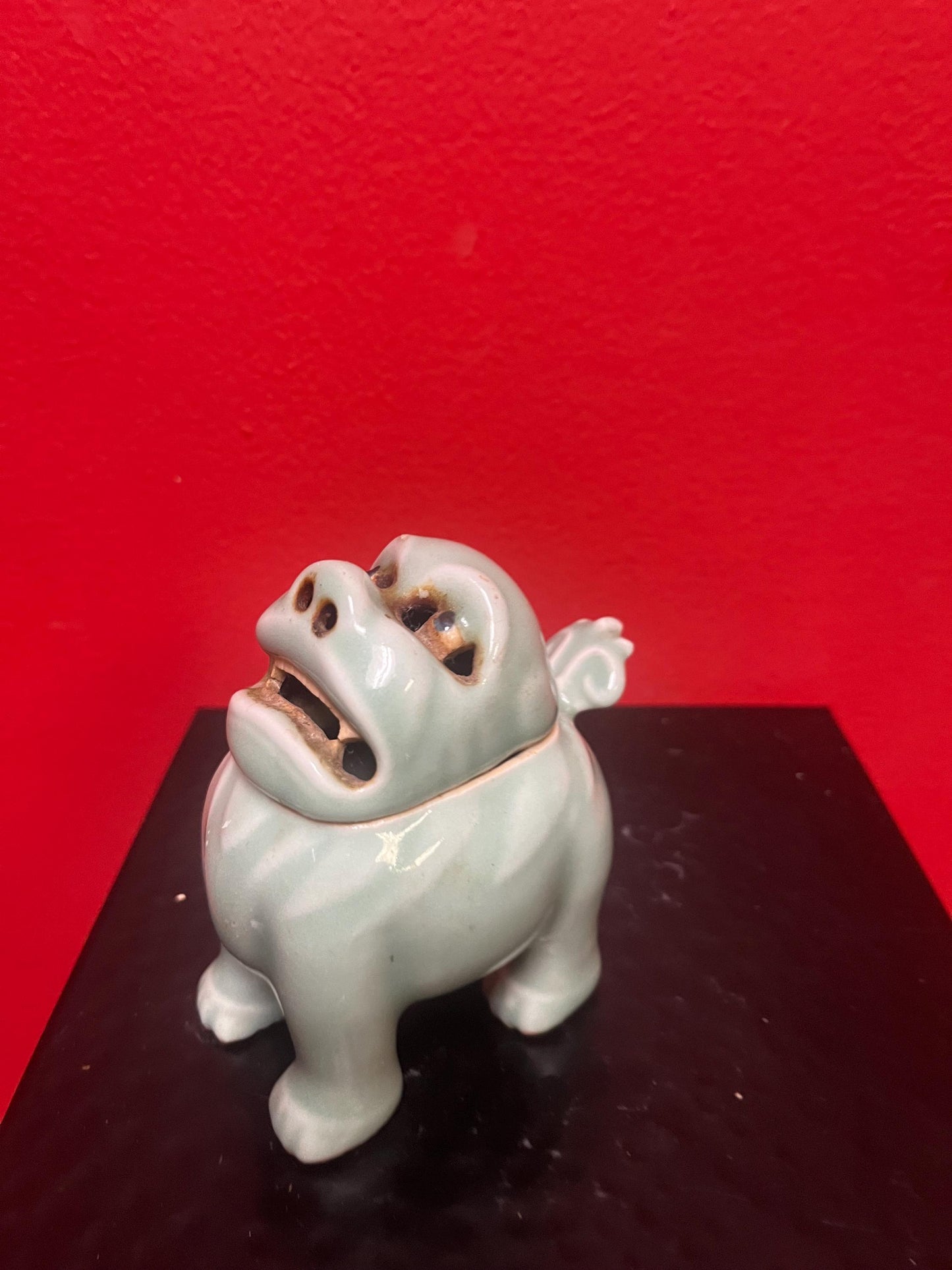 Lovely 4 inch high Chinese celadon foo dog box  - perfect condition cool small Chinese porcelain piece