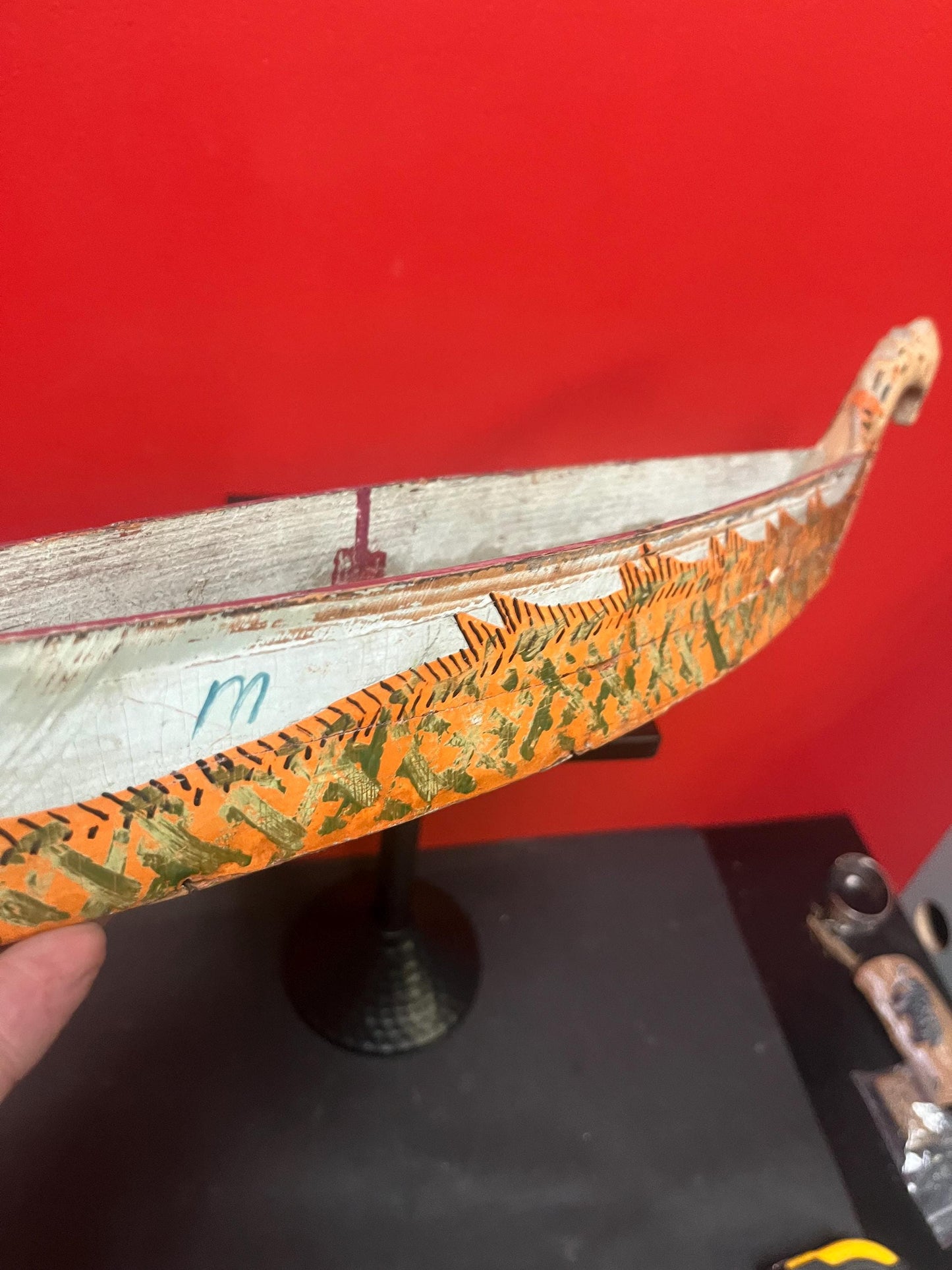 Antique 19th century Nations Pacific Northwest-coast 20  inch long model canoe- wonderful patina  not perfect condition so see photos