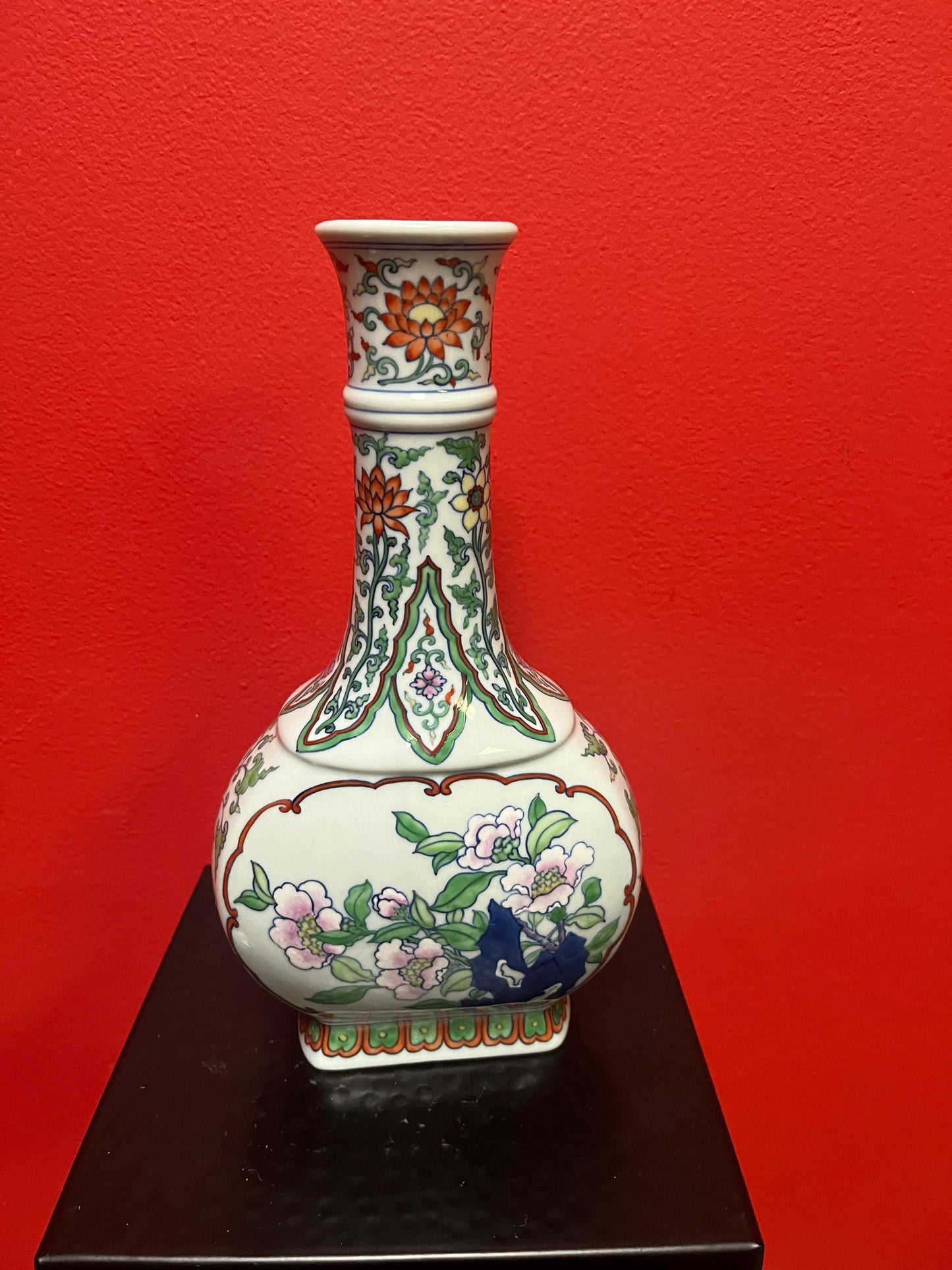 Lovely 10 inch tall signed Chinese porcelain vase with great unusual shape