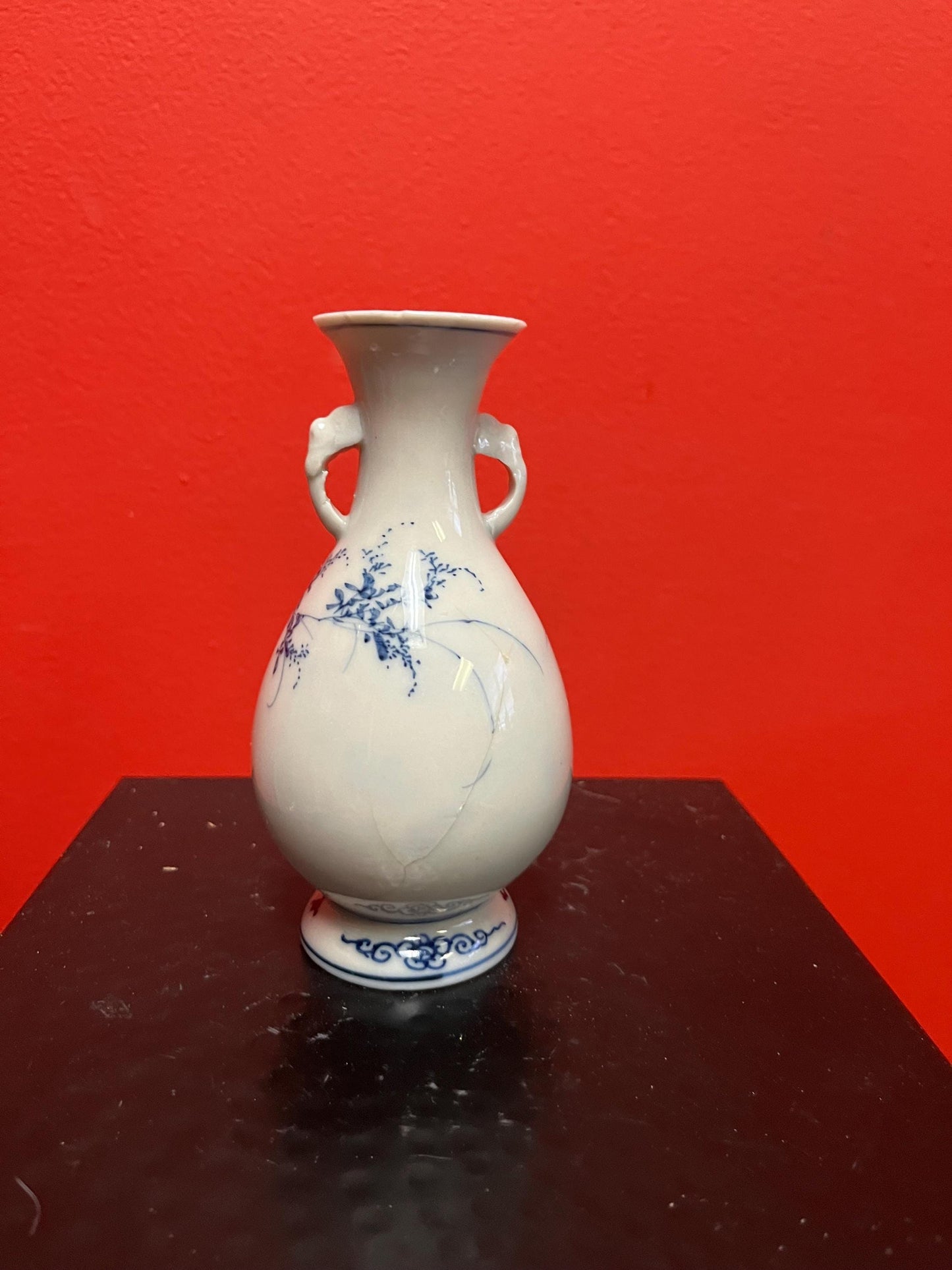 Stunning 5.25 inch 19th century Chinese porcelain vase - as is see photos  great example