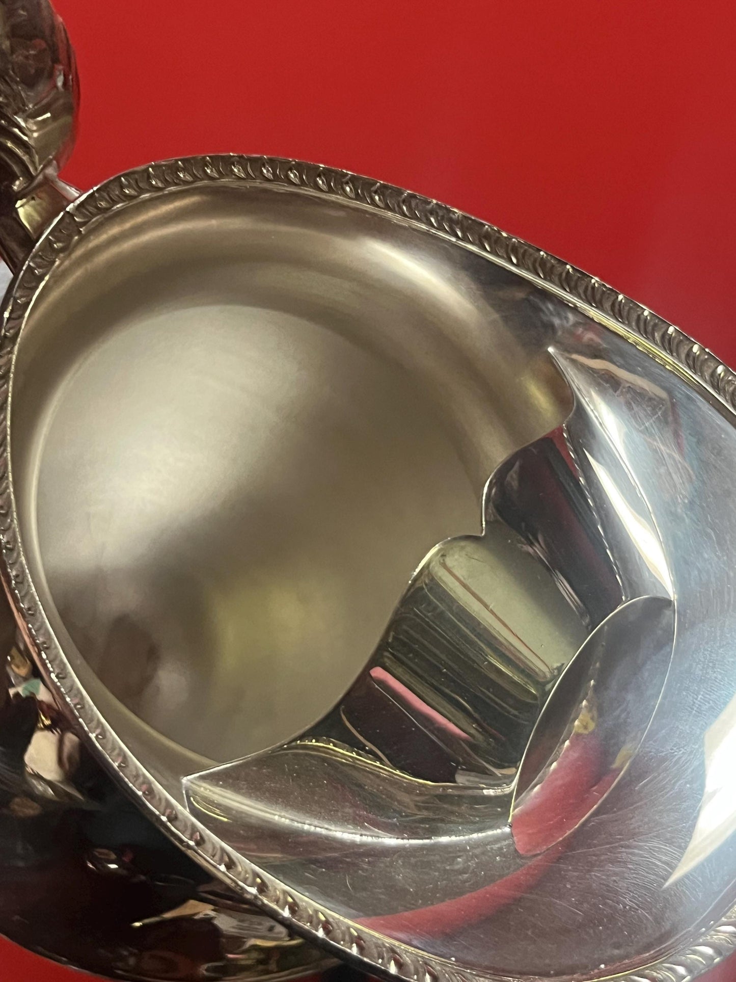 Stunning English silver plated water jug perfect for entertaining antique but like new condition - wow - approximately 8.5 inches high