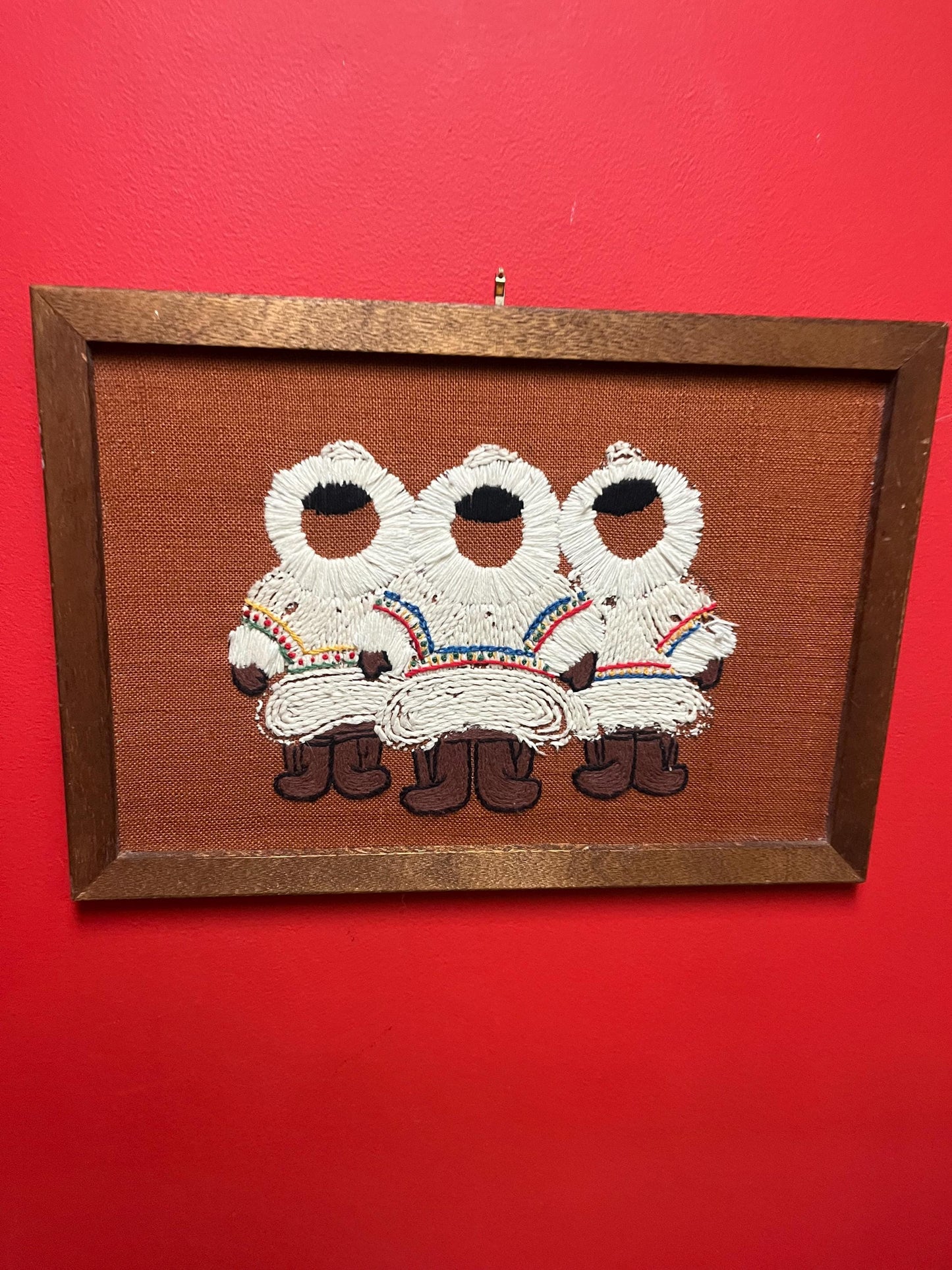 Beautiful Inuit woven Eskimo picture -vintage 18 x 13“ unusual and well framed indigenous art
