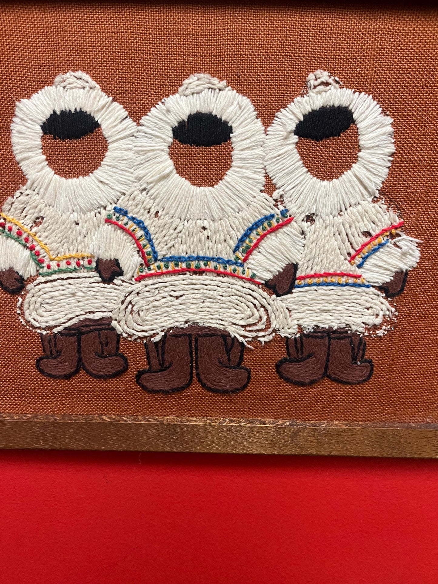 Beautiful Inuit woven Eskimo picture -vintage 18 x 13“ unusual and well framed indigenous art