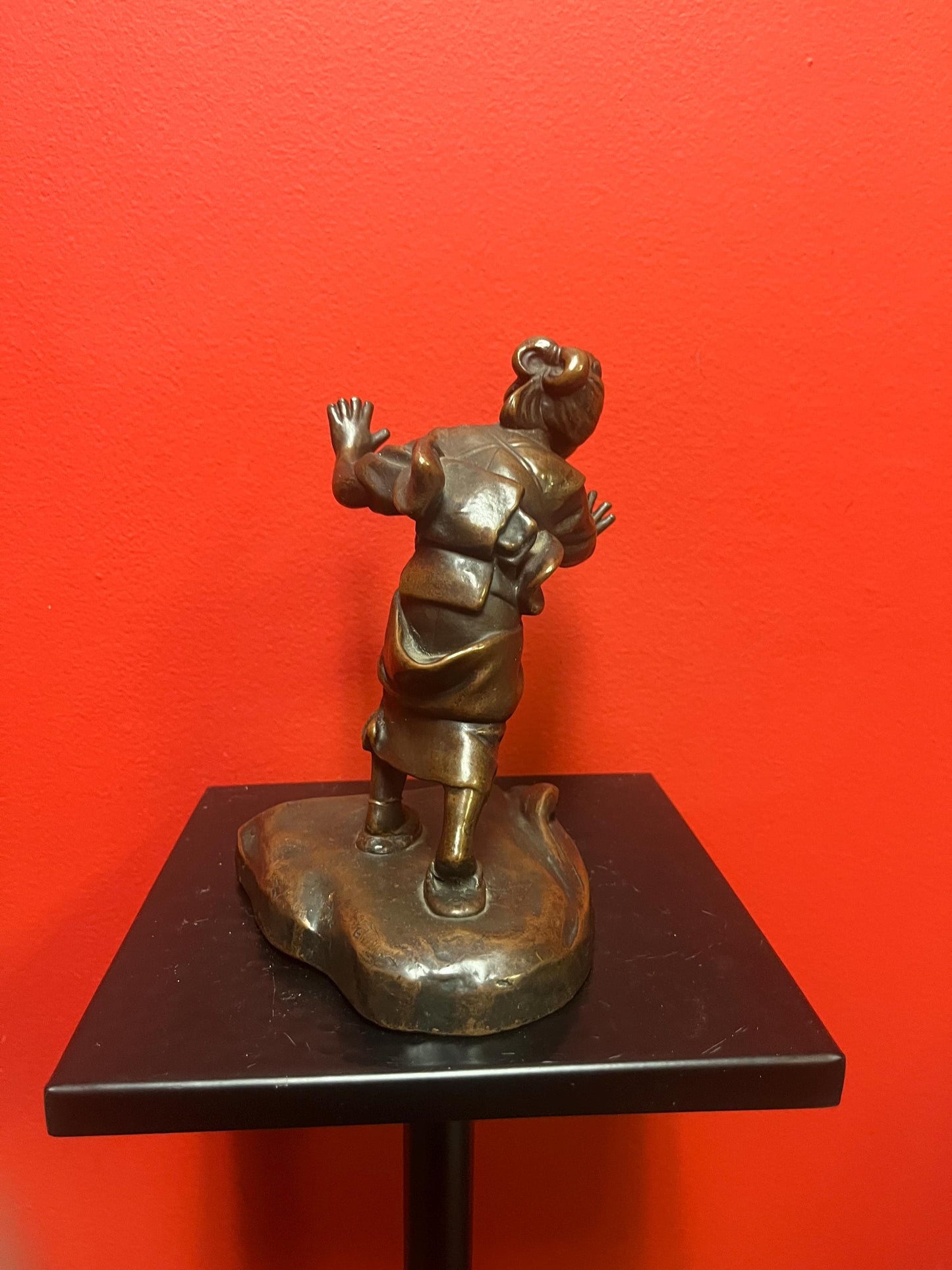 Beautiful 7 inch tall Japanese bronze statue of a lady great patina and detail and perfect for holding up Books