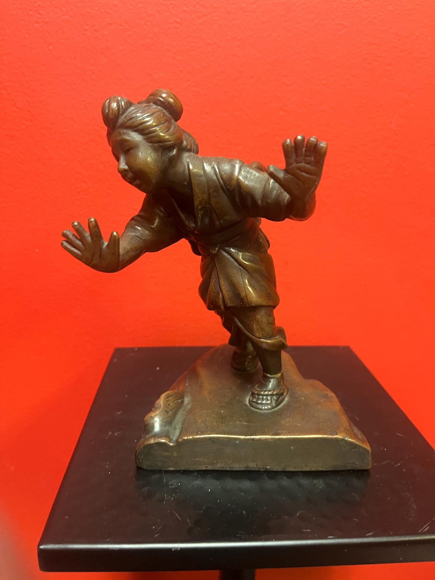 Beautiful 7 inch tall Japanese bronze statue of a lady great patina and detail and perfect for holding up Books
