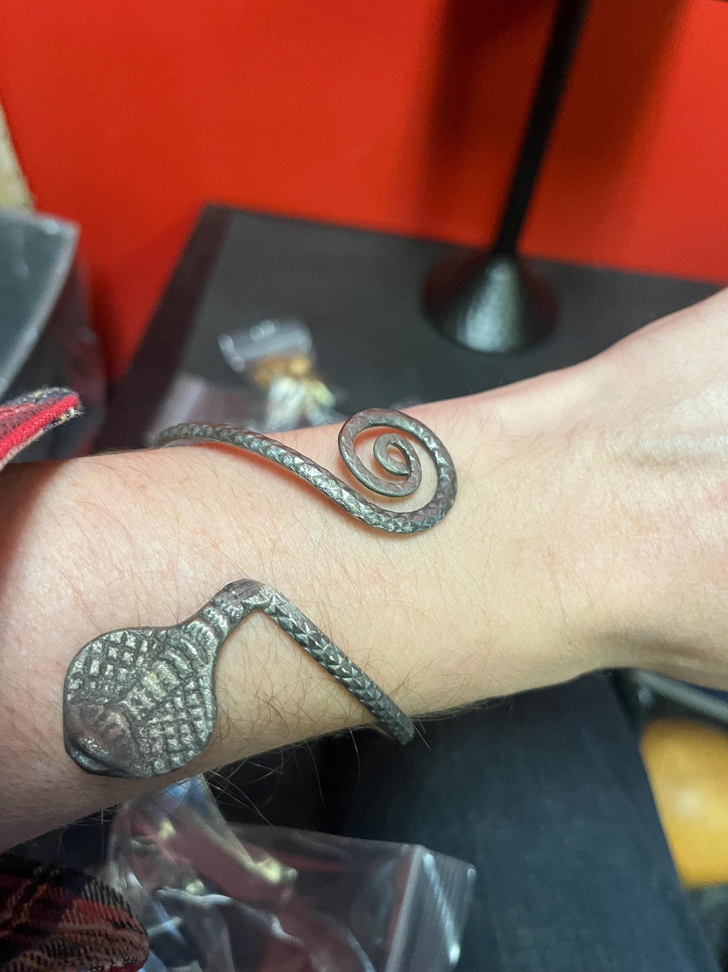 Beautiful vintage 3 inch wide bendable python untested silver bracelet great imagery and great gift