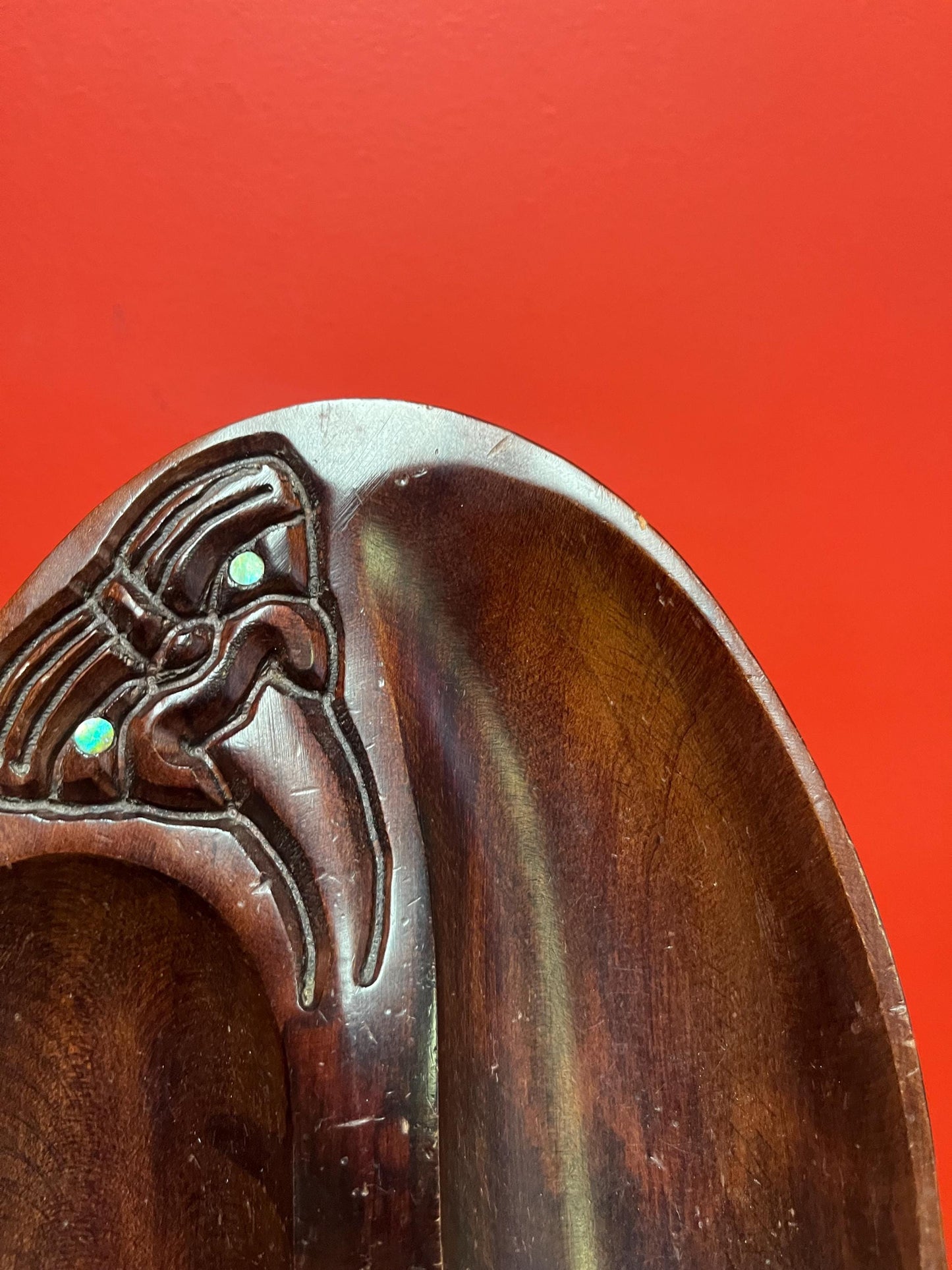 Amazing 11 x 7 inch Maori sectional dish coolest eyes great gift