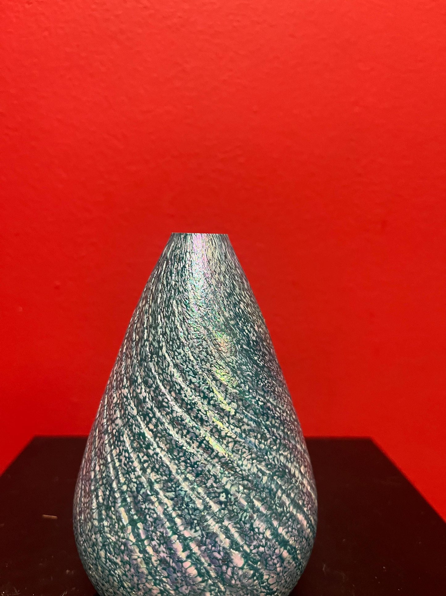 Beautiful 5 inch tall unsigned Vancouver Island Robert held vase stunning iridescent colour great value