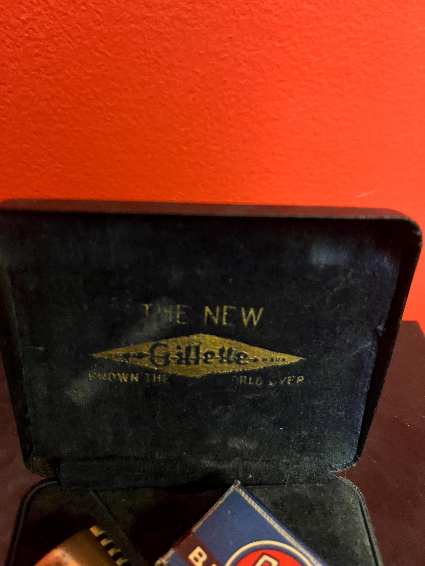 Very cool antique Gillette razor with original blades in like new condition in original box amazing gift - wow