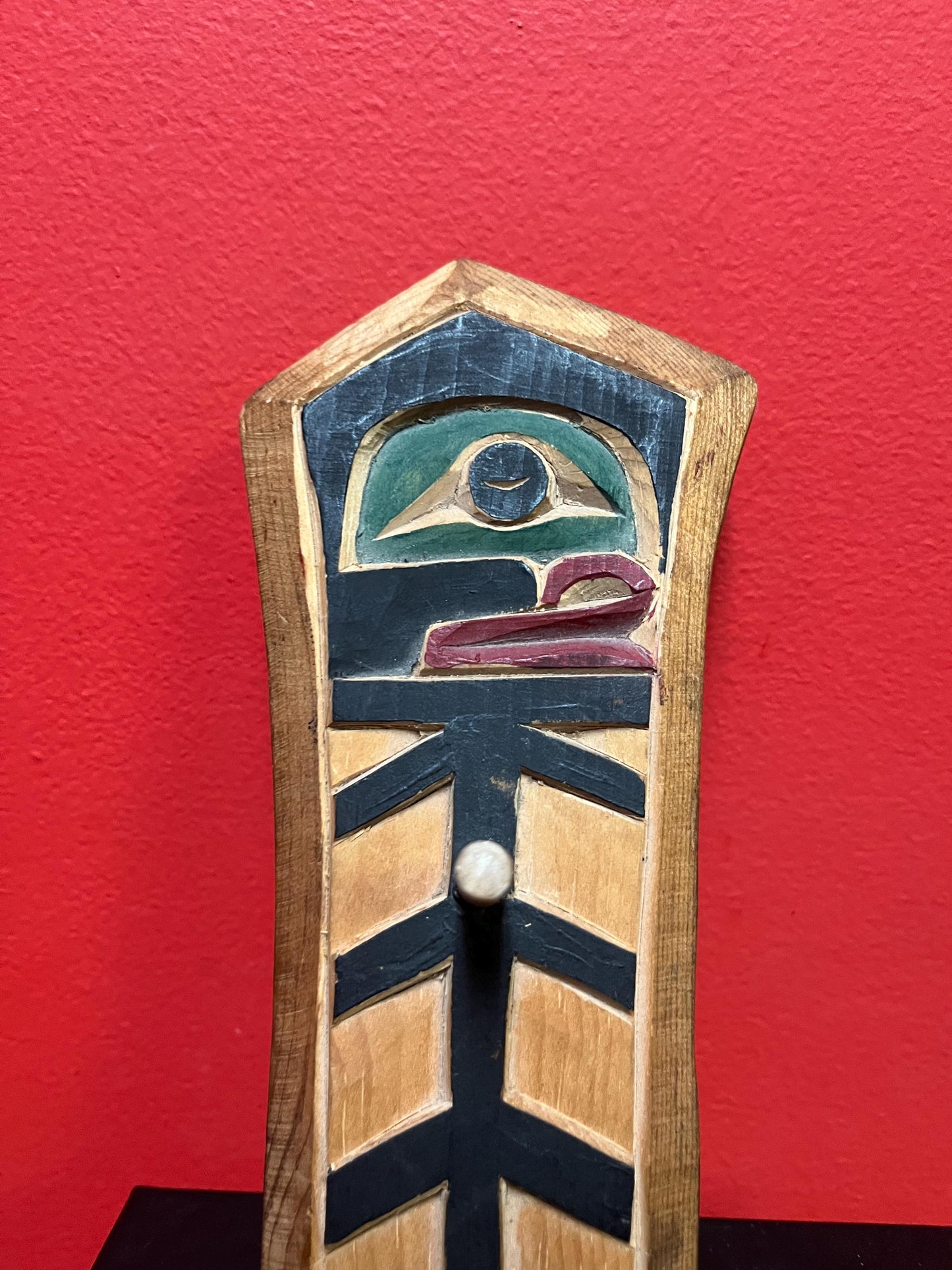 Beautiful indigenous first nations, Pacific Northwest Coast 9 inch frog plaque key holder Unusual and needs hanger unsigned