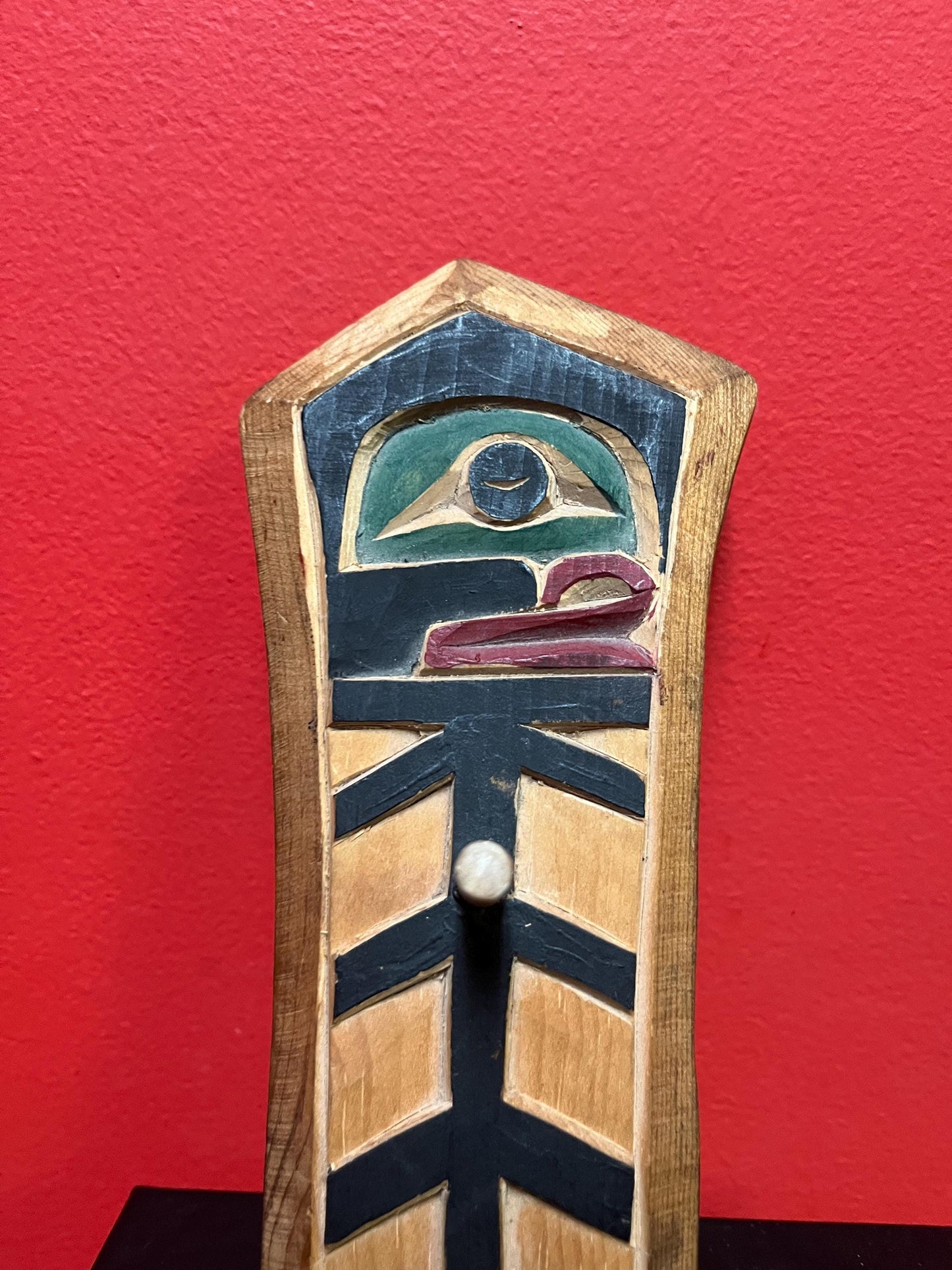 Beautiful indigenous first nations, Pacific Northwest Coast 9 inch frog plaque key holder — Unusual and needs hanger — unsigned