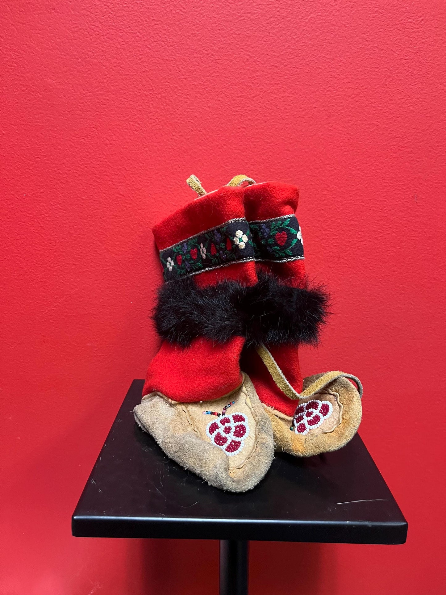 Small 5 inch long, indigenous First Nations leather and beaded moccasin shoes good condition