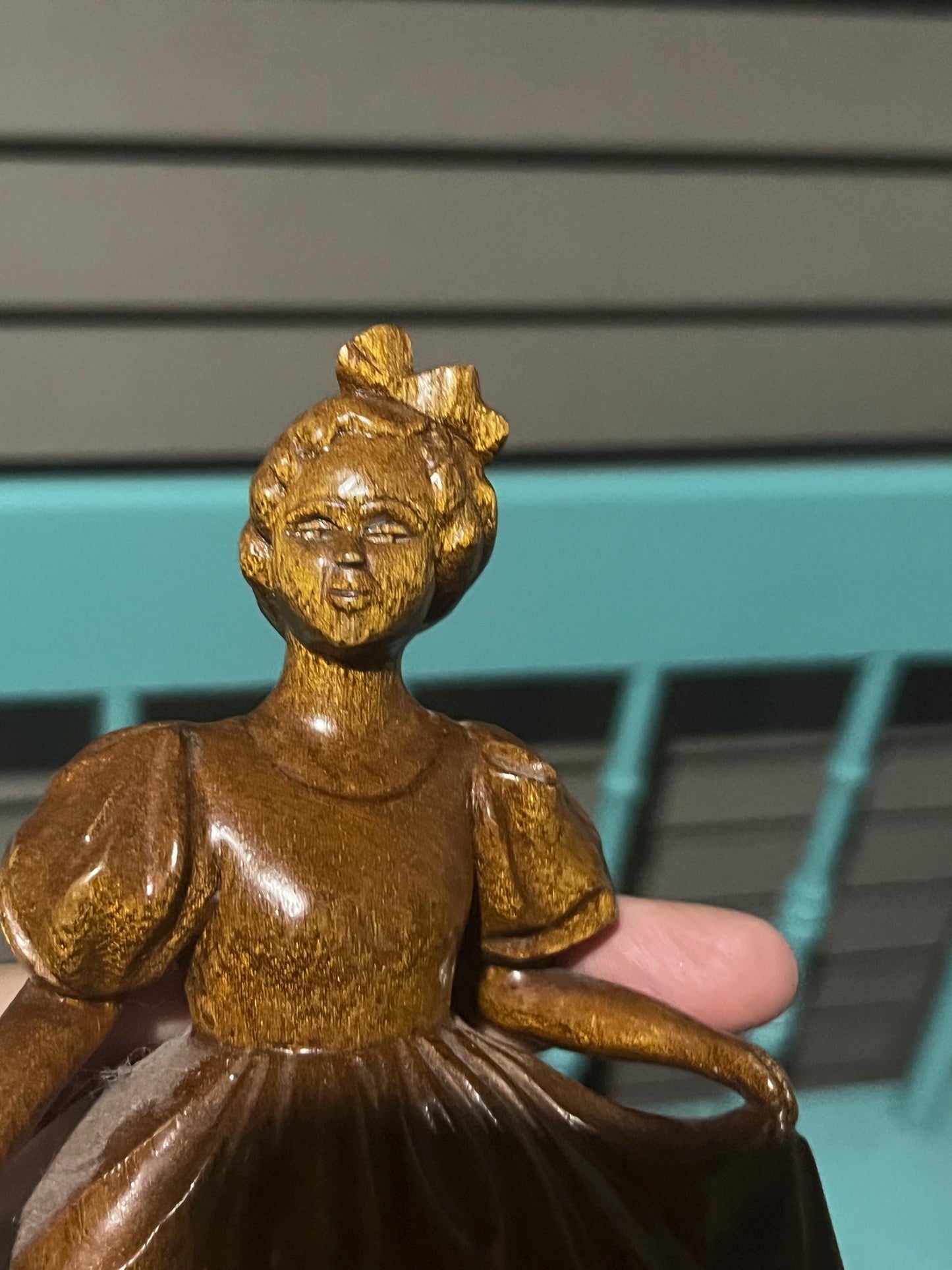 6 inch high signed carved wooden statue of a lady belle wonderful detail super price