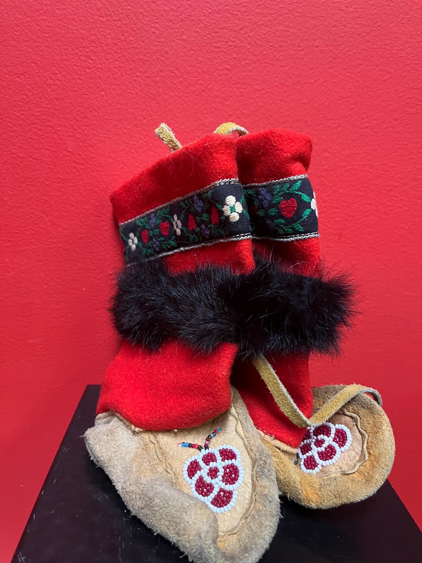 Small 5 inch long, indigenous First Nations leather and beaded moccasin shoes good condition