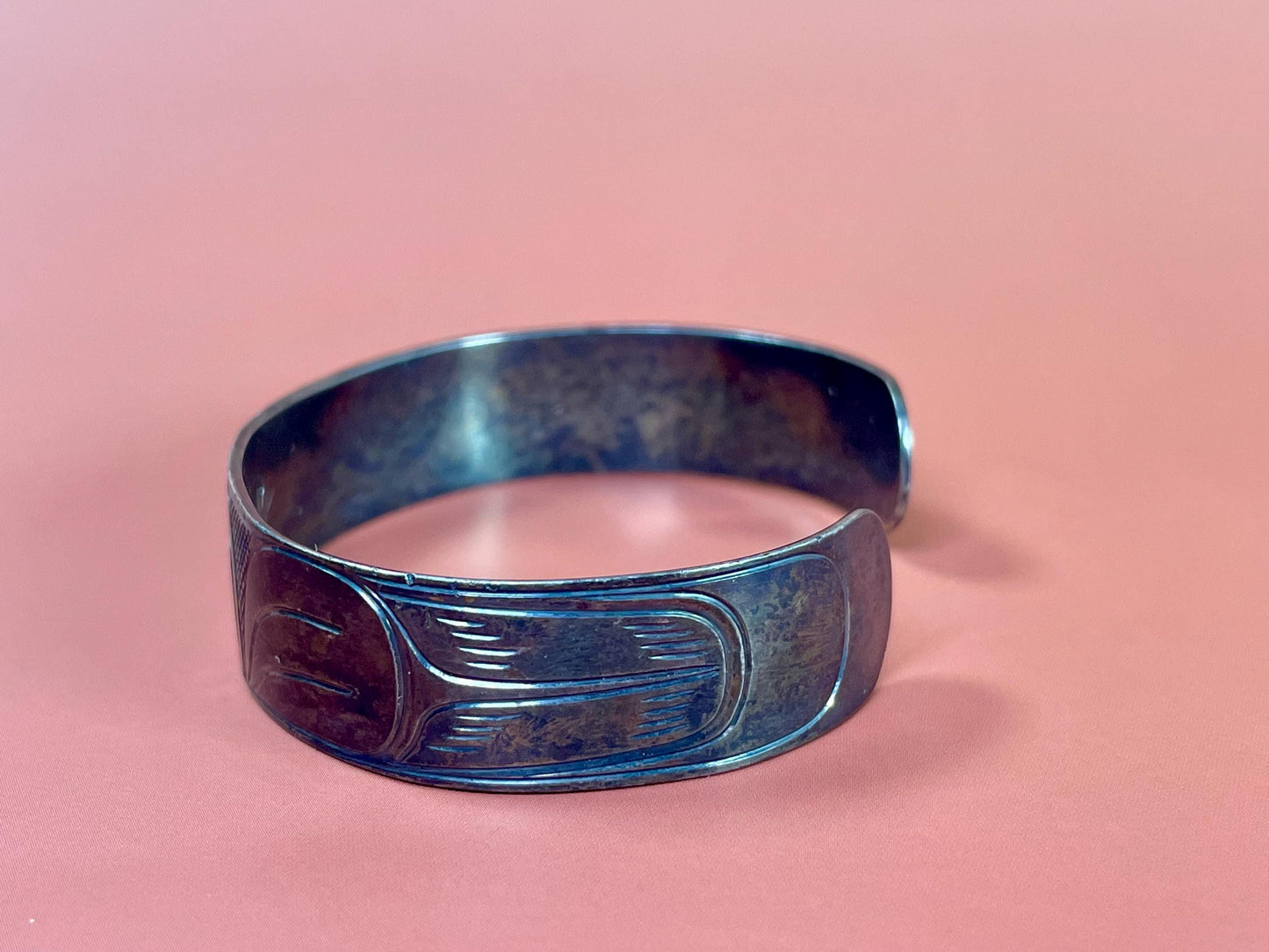 Stunning 2 1/2 inch wide indigenous first nations northwest coast Sterling Patti Seaweed Raven bracelet amazing detail