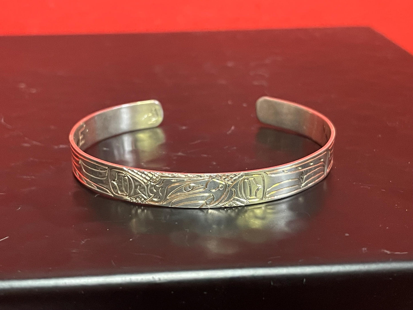 Stunning 2 1/2 inch wide indigenous first nations northwest coast Sterling Silver Eagle bracelet amazing detail