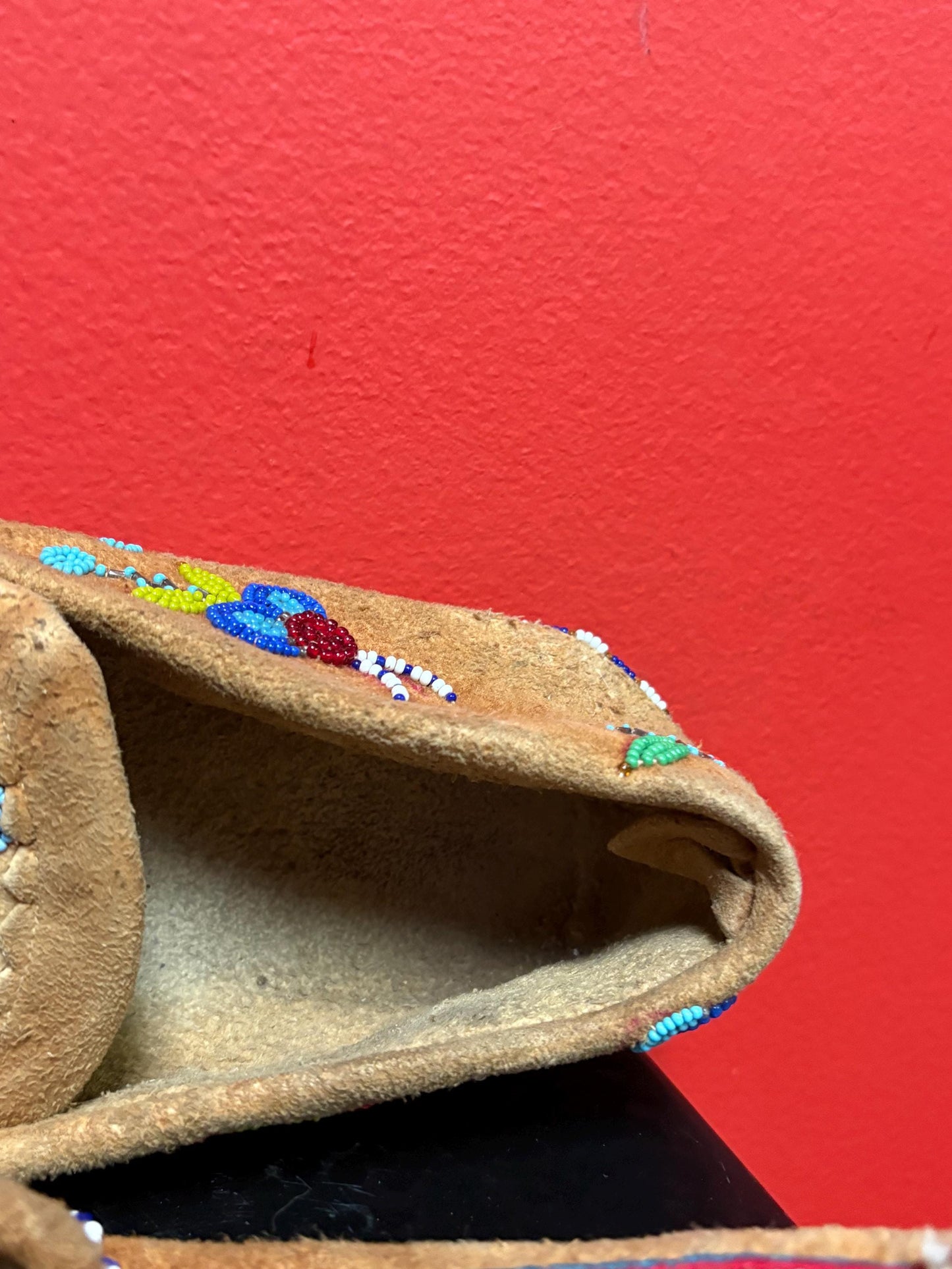 Lovely 9 1/2 x 3 1/2 x 2 1/2 high indigenous first nation Cree  coast leather and beaded moccasins antique beauties - Great condition