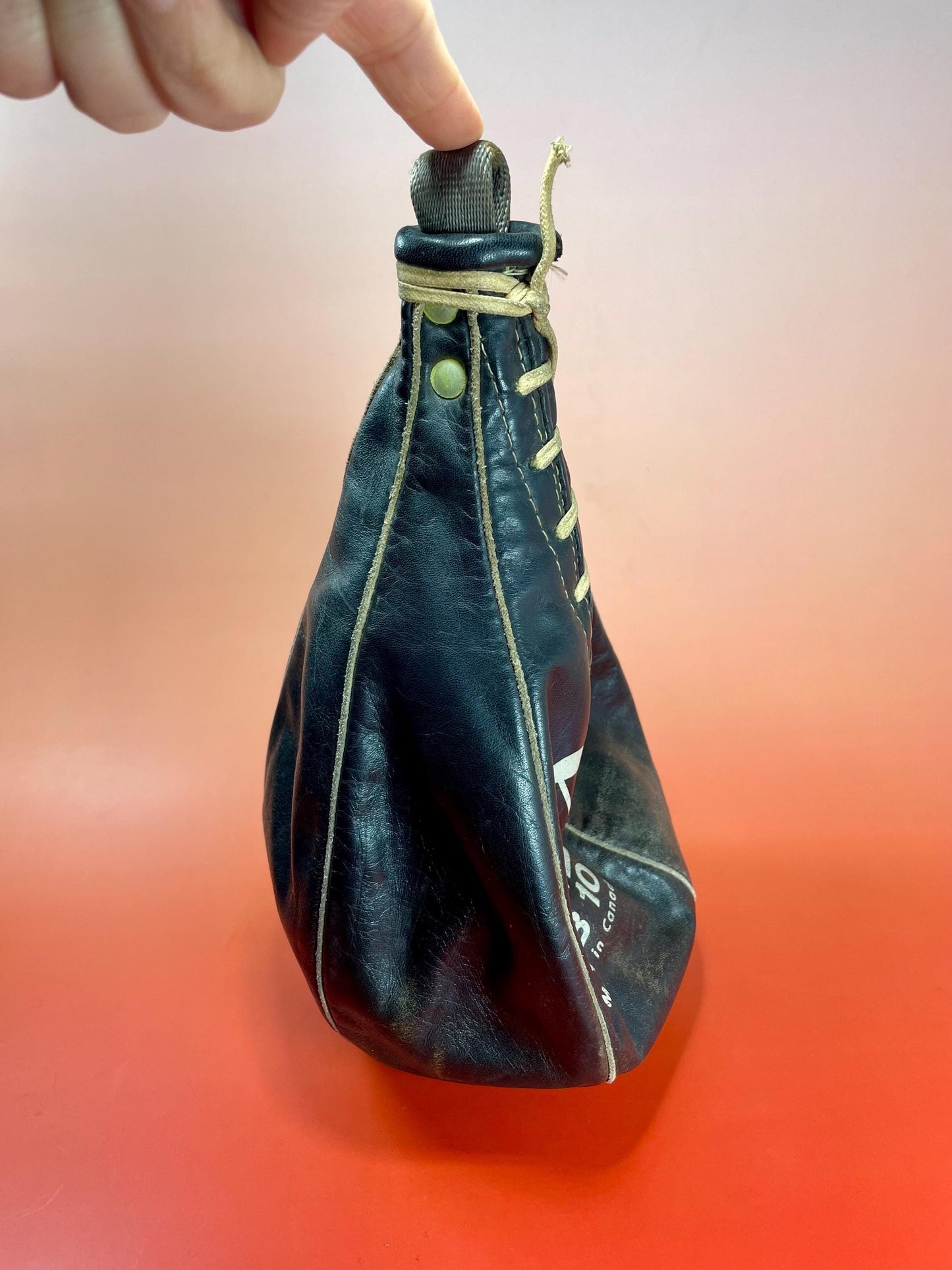 Vintage Winnwell SB 10 Leather Speed Bag Classic Canadian Boxing Collectible