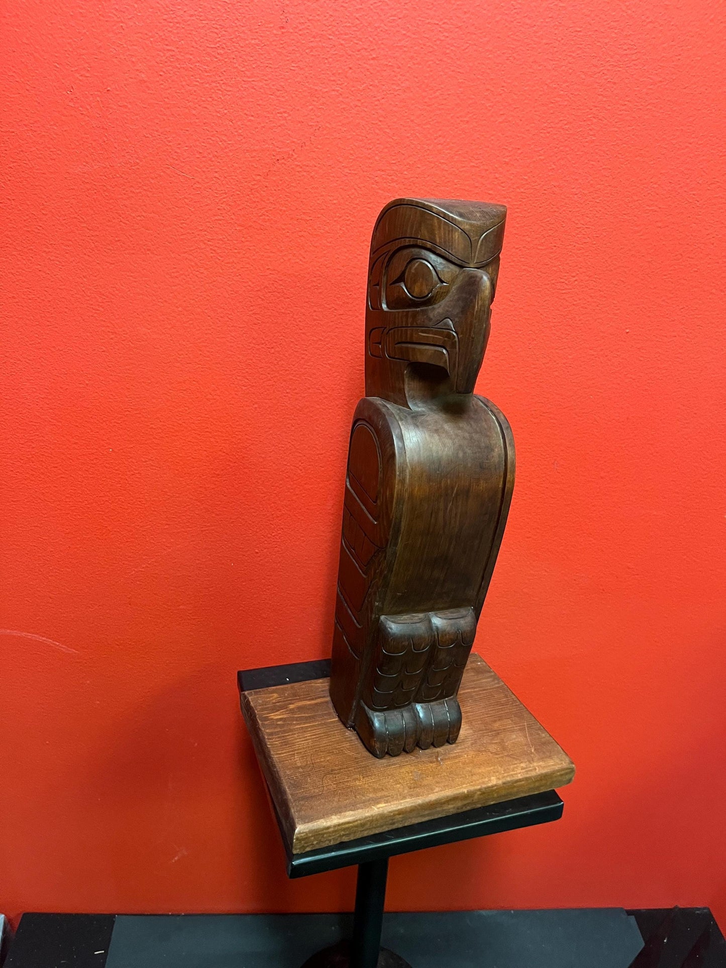 Beautiful indigenous first nation pacific  Northwest coast Mathew Baker cedar Eagle totem - Top quality  15  tall  well detailed