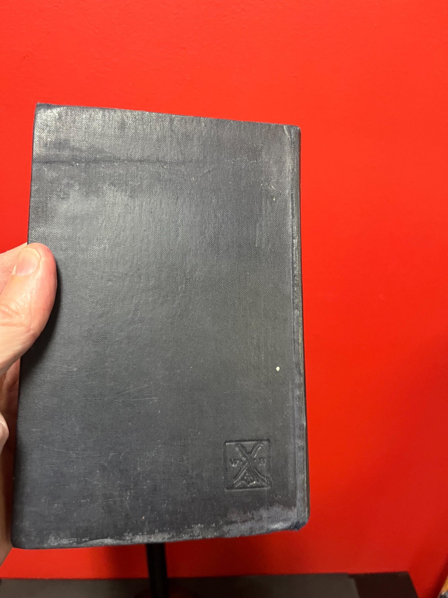 Amazing antique book - the heart of the Antarctica by sir Ernest Shackleton - pretty good antique condition so see photos 368 pages -