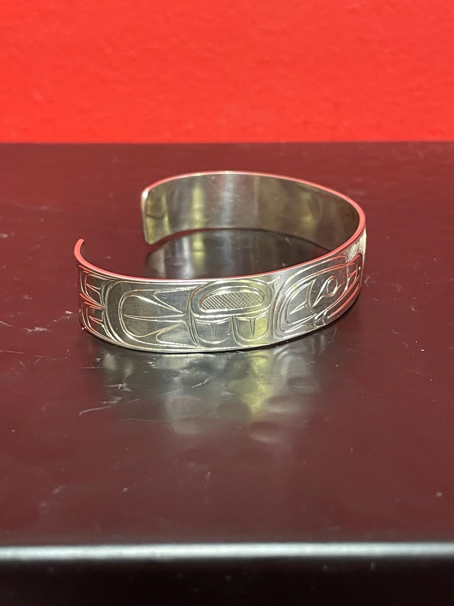 Stunning 2 1/2 inch wide indigenous first nations northwest coast Sterling Tony Hunt thunderbird bracelet amazing detail