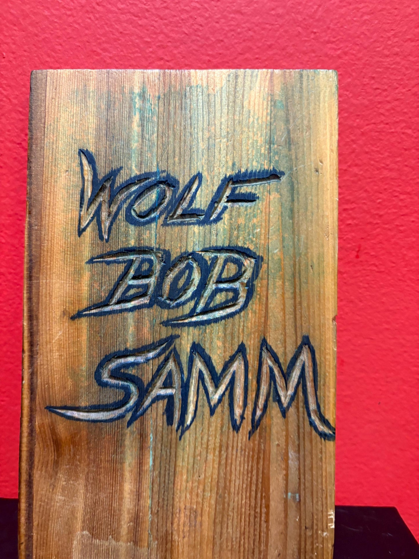 Lovely indigenous first nation pacific  north Northwest coast signed Wolf plaque  needs hanger  great detail and colour 8 x 5