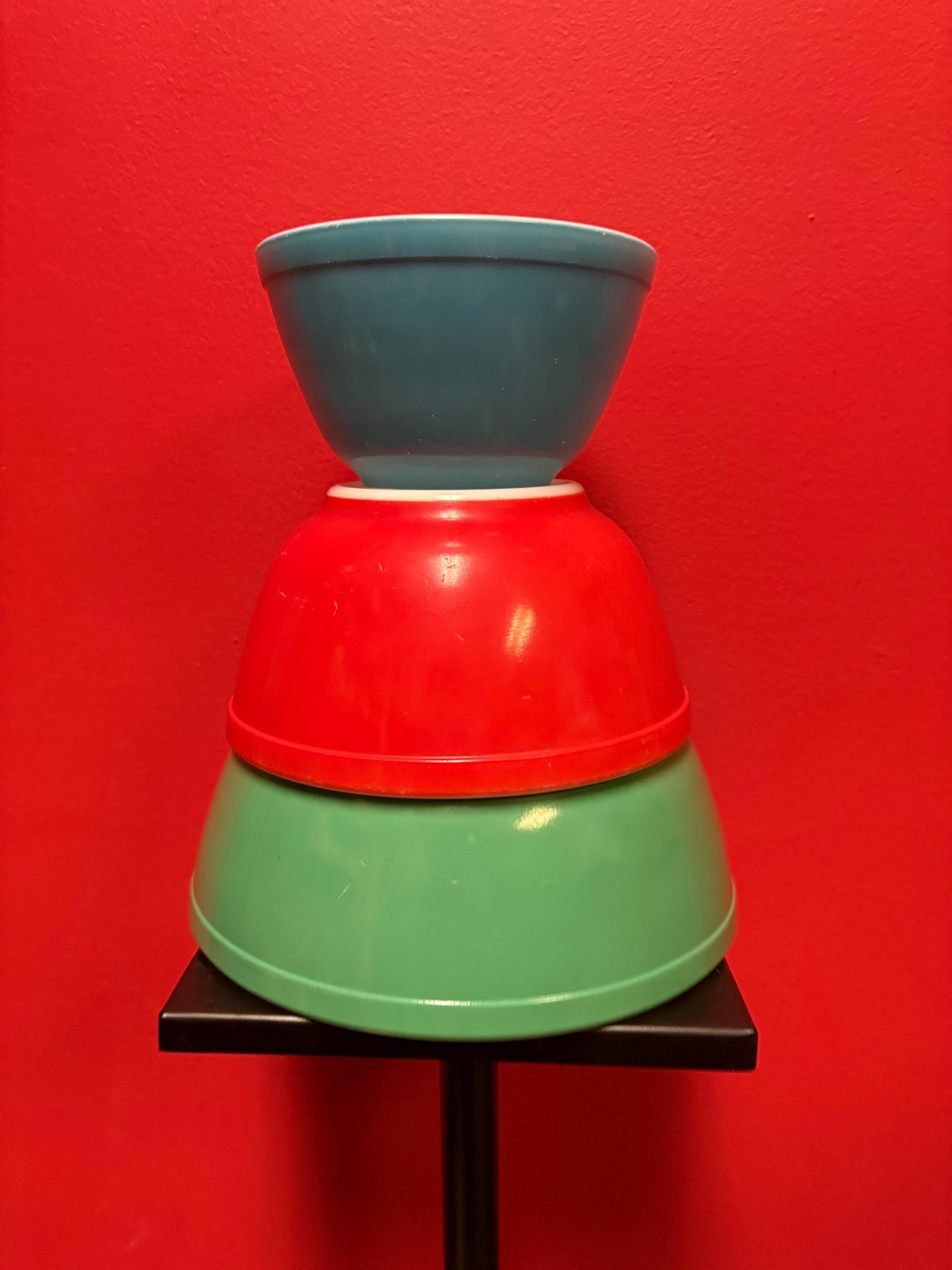 Set of vintage Pyrex bowls in primary colours pretty great condition see photos great value Pyrex lovers unite