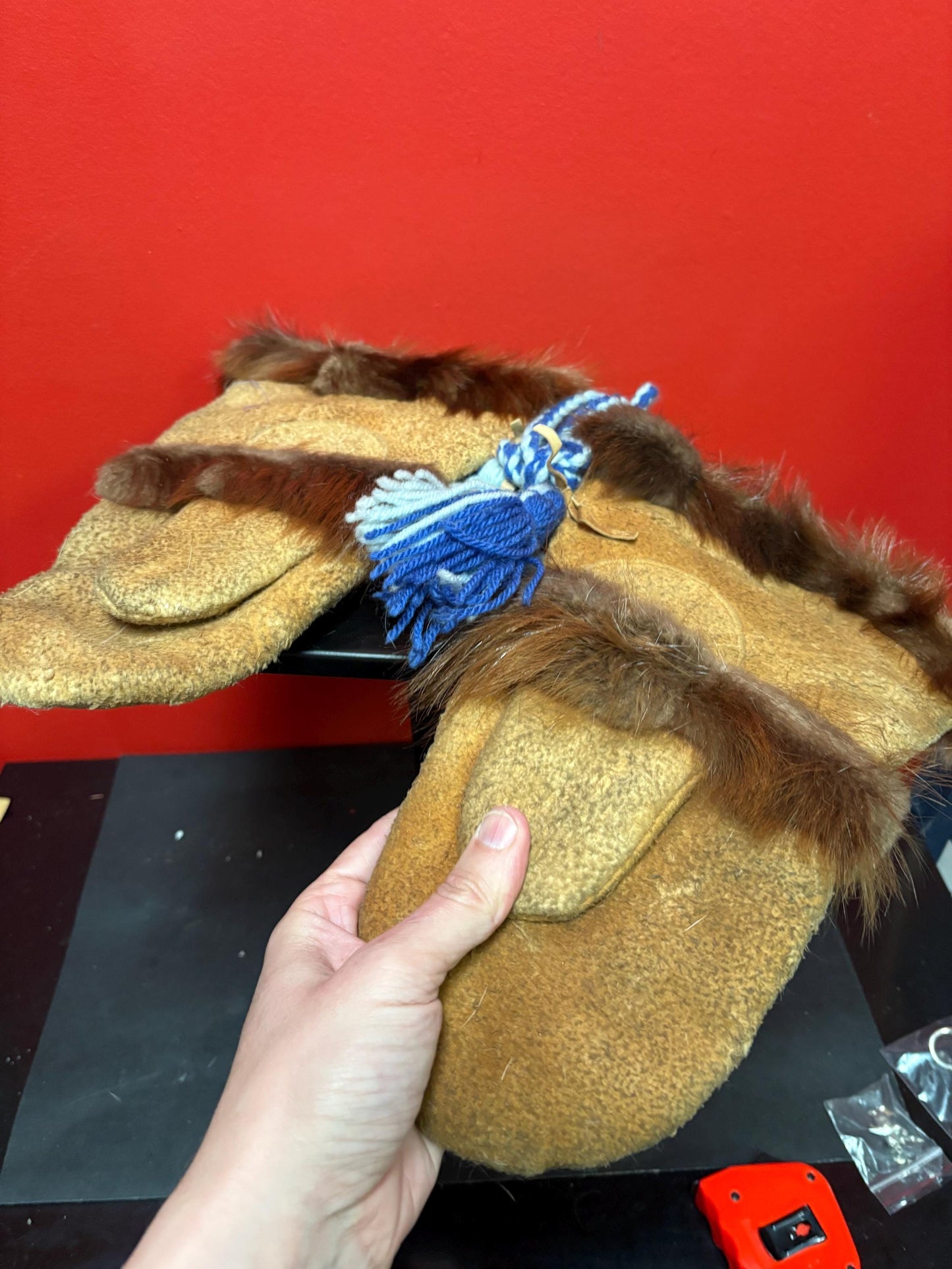 Lovely indigenous first nations leather and beaded gloves in good condition - value priced  9.5 x 5  good antique  condition