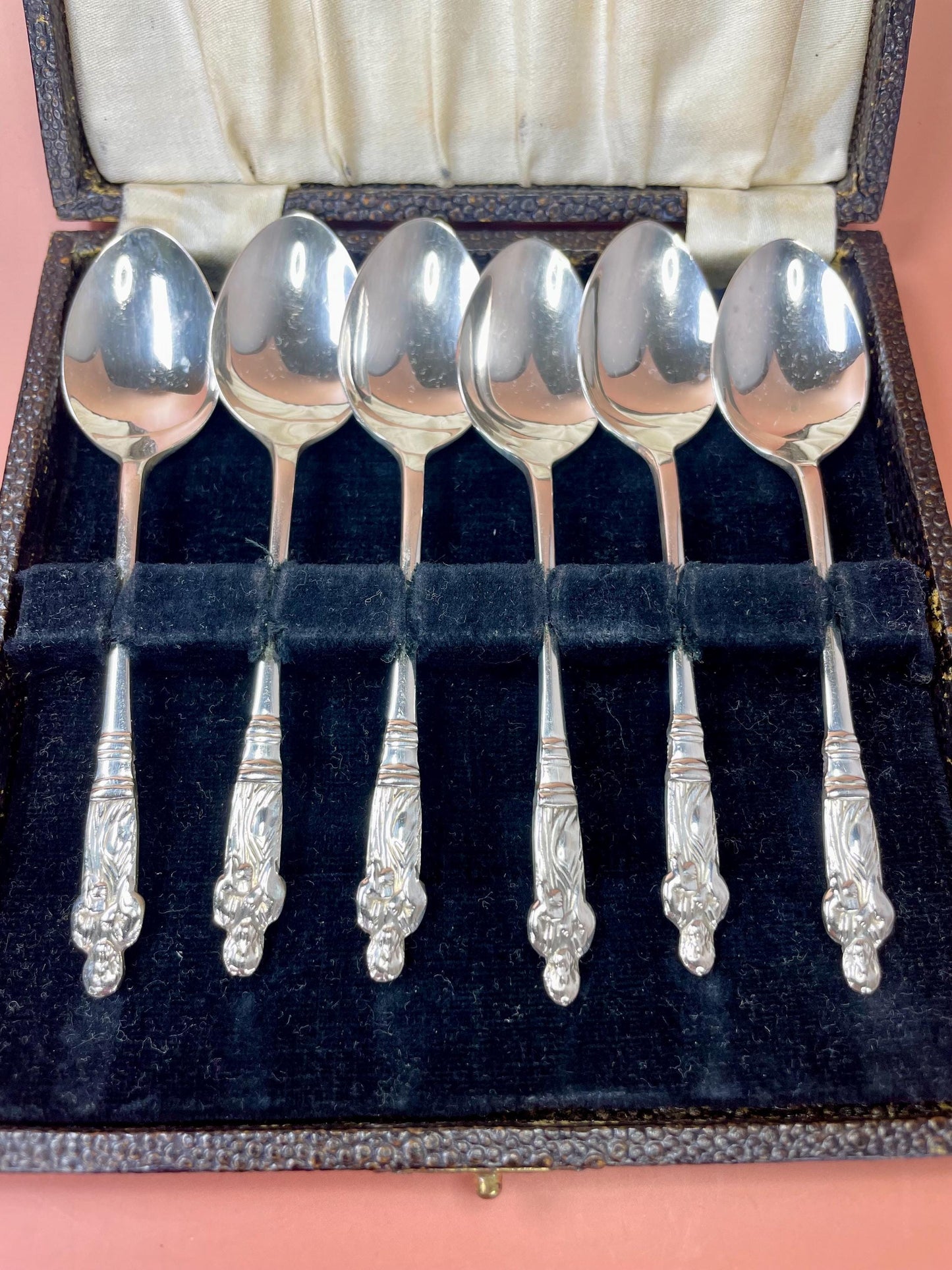 Silver-Plated Spoons Set 4.5 in in Case