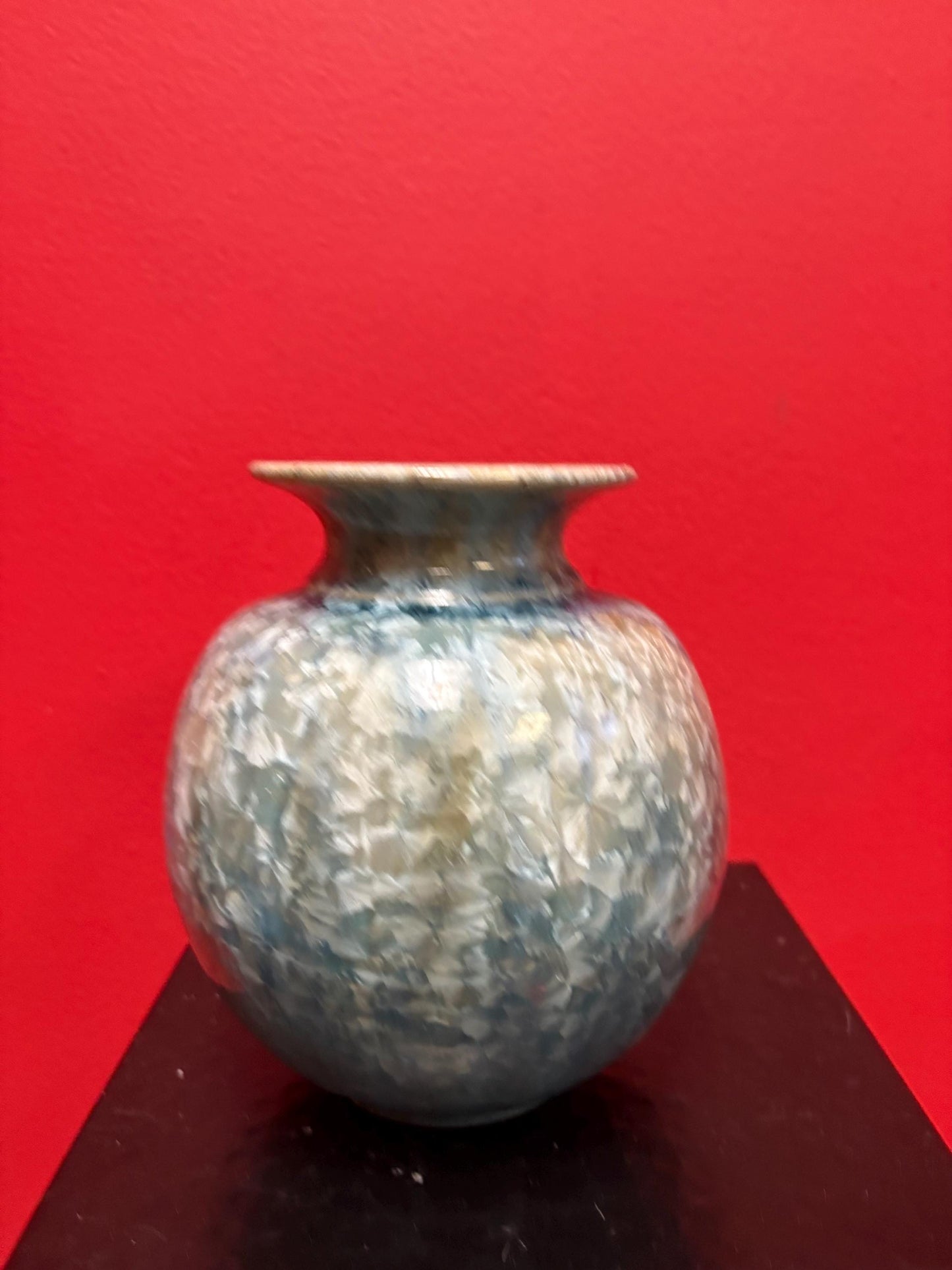 Canadian signed studio pottery 6 inch vase with amazing glaze dynamite colour great value