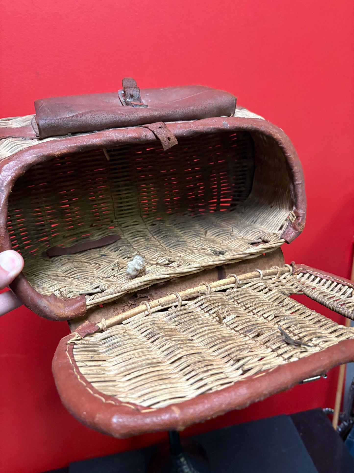 Beautiful antique Canadian fishing creel basket 15 x 6 x 8 high excellent condition except broken buckle antique beauty gone fishin