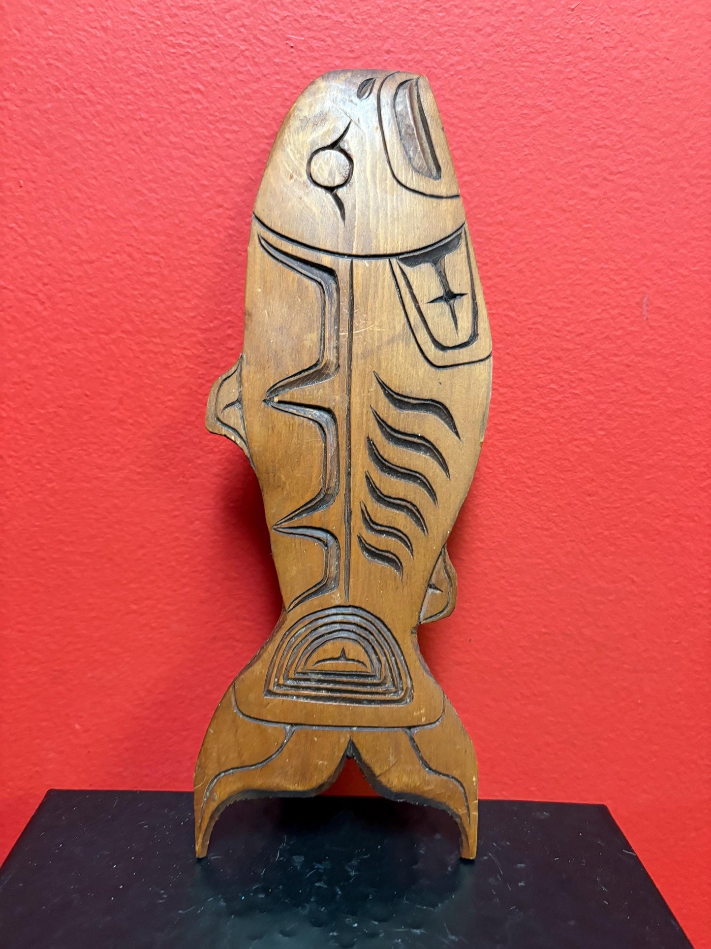 Small native indigenous first nations 10 inch salmon plaque with nice detail needs a hanger signed good value