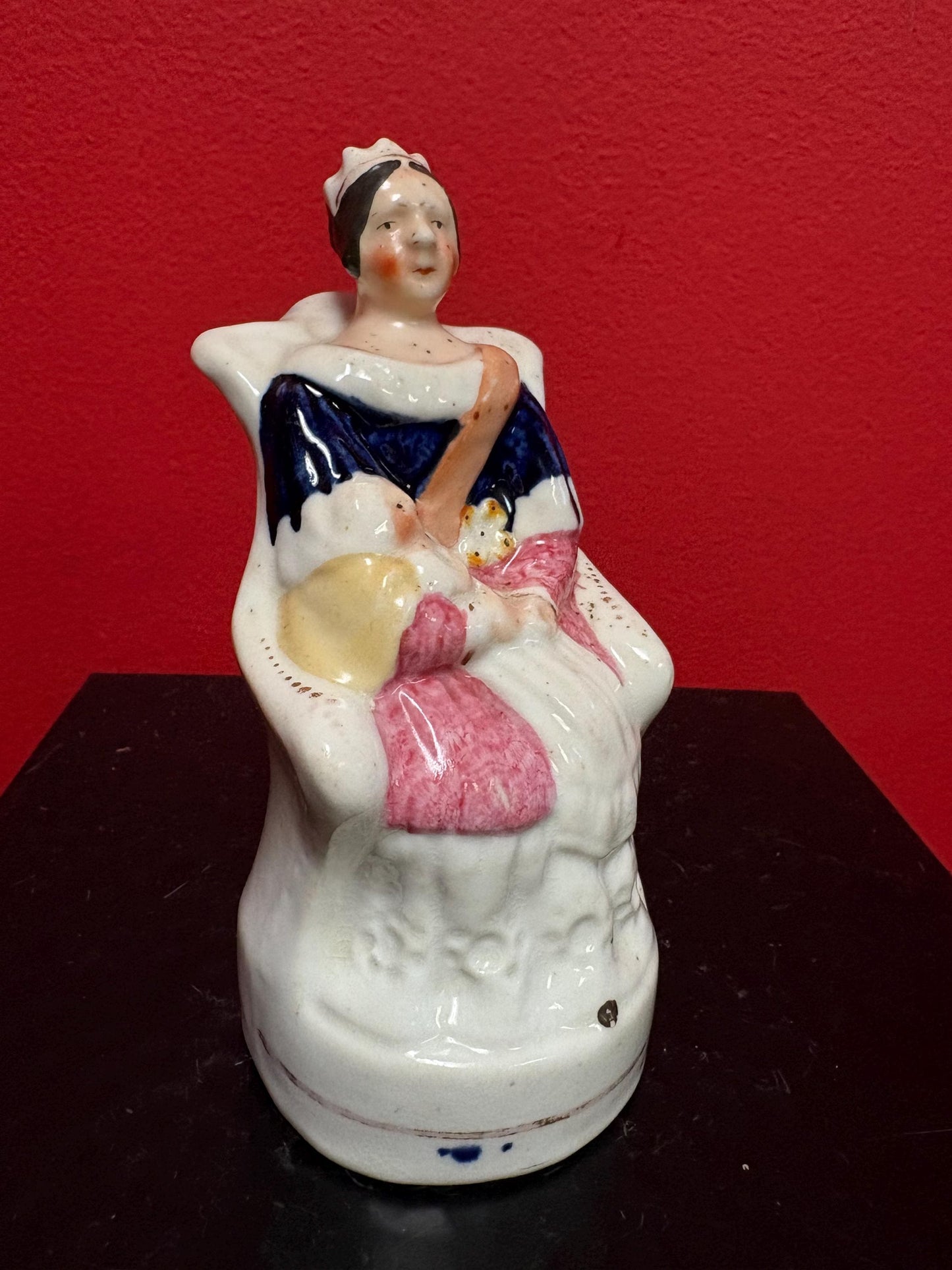 Beautiful  rare antique 6 inch tall Staffordshire statue of Queen Victoria and the Prince   great condition  1841  wow