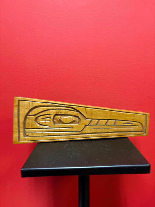 Lovely  11 x 4 x 1 thick Canadian indigenous First Nations eagle  plaque  sits on a shelf or hangs on the wall  unsigned - good value