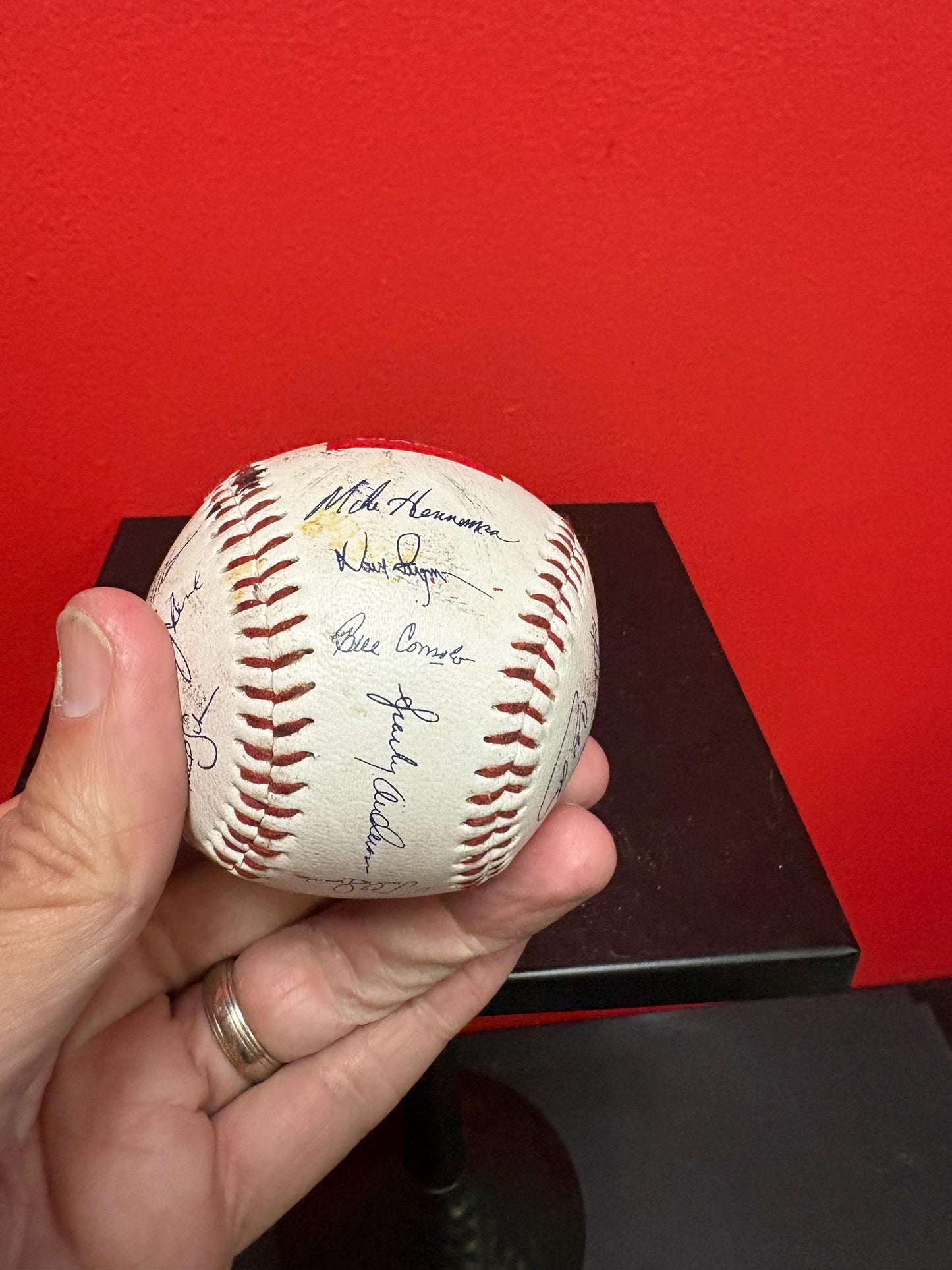 Amazing 1960s? Detroit Tigers team signed baseball. great gift great price American baseball history