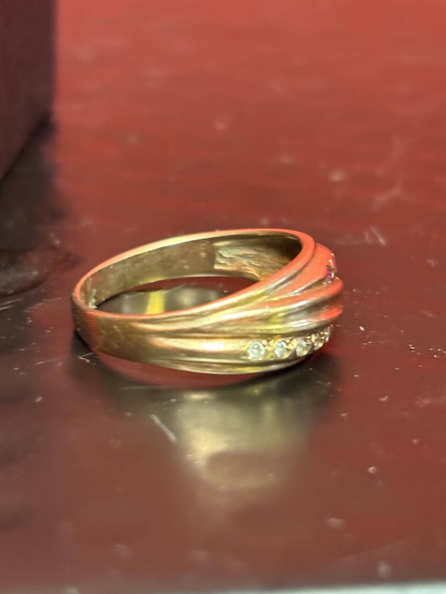 Beautiful 10k gold diamond and ruby ring - size 8.5 wonderful quality great to wear or gift - B