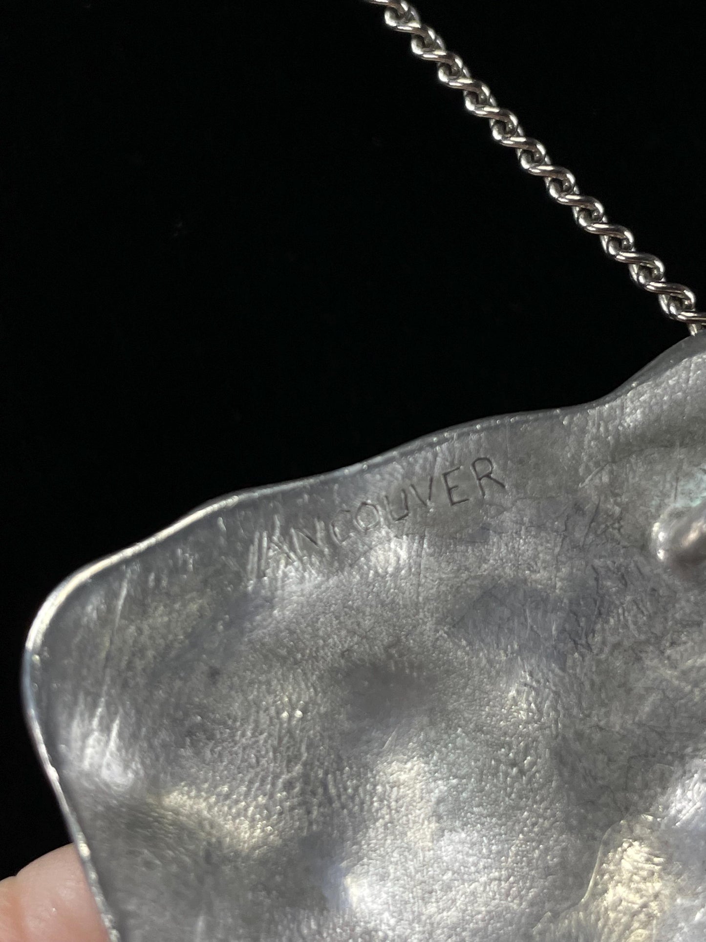 Very cool Vancouver 1.75 inch brutalist pendant chain included