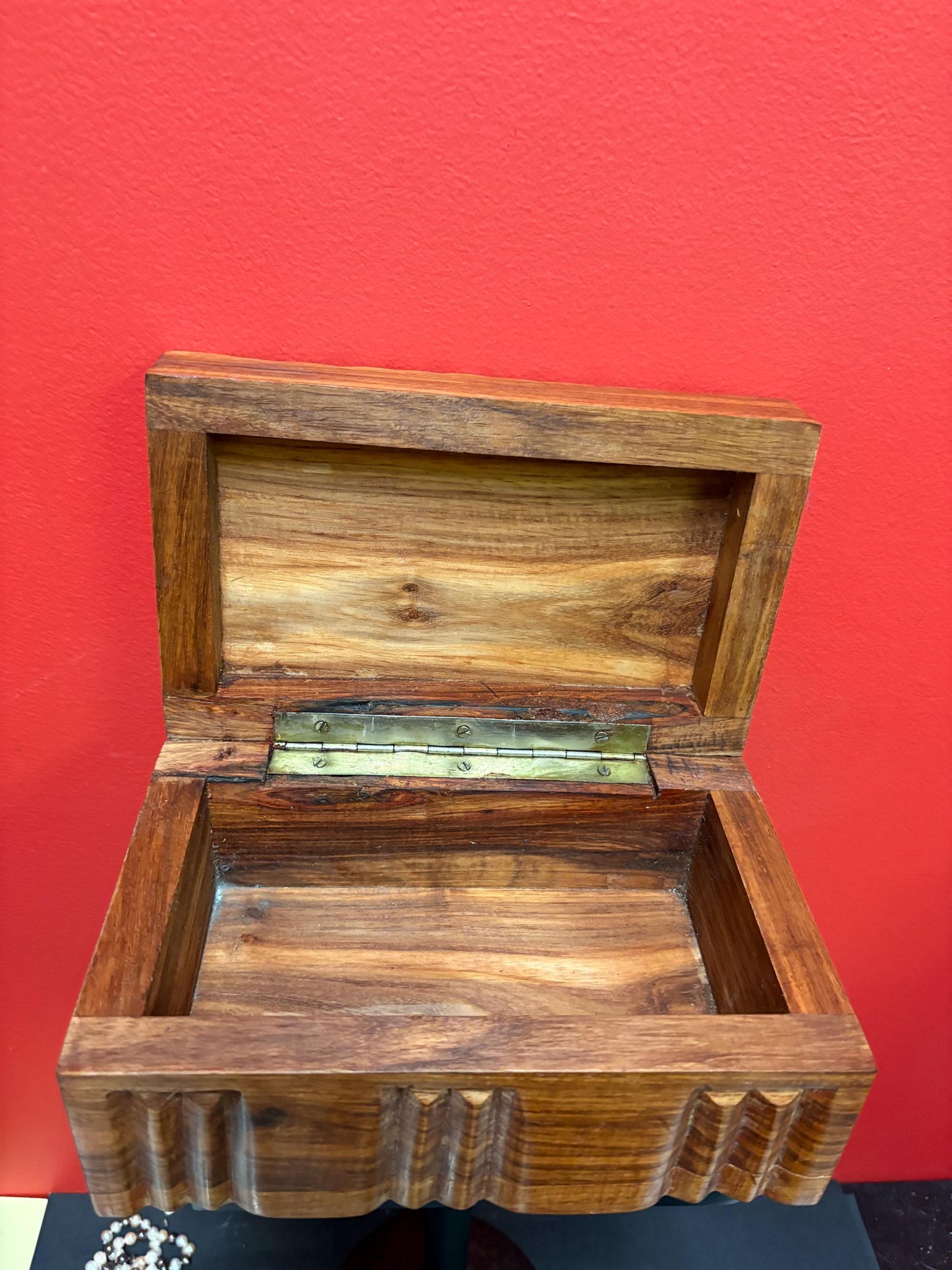 Fabulous old oceanic Islands solid wood 9.5 x 6 x 4.5 wooden box beautiful quality and the best eyes in the business wow great gift