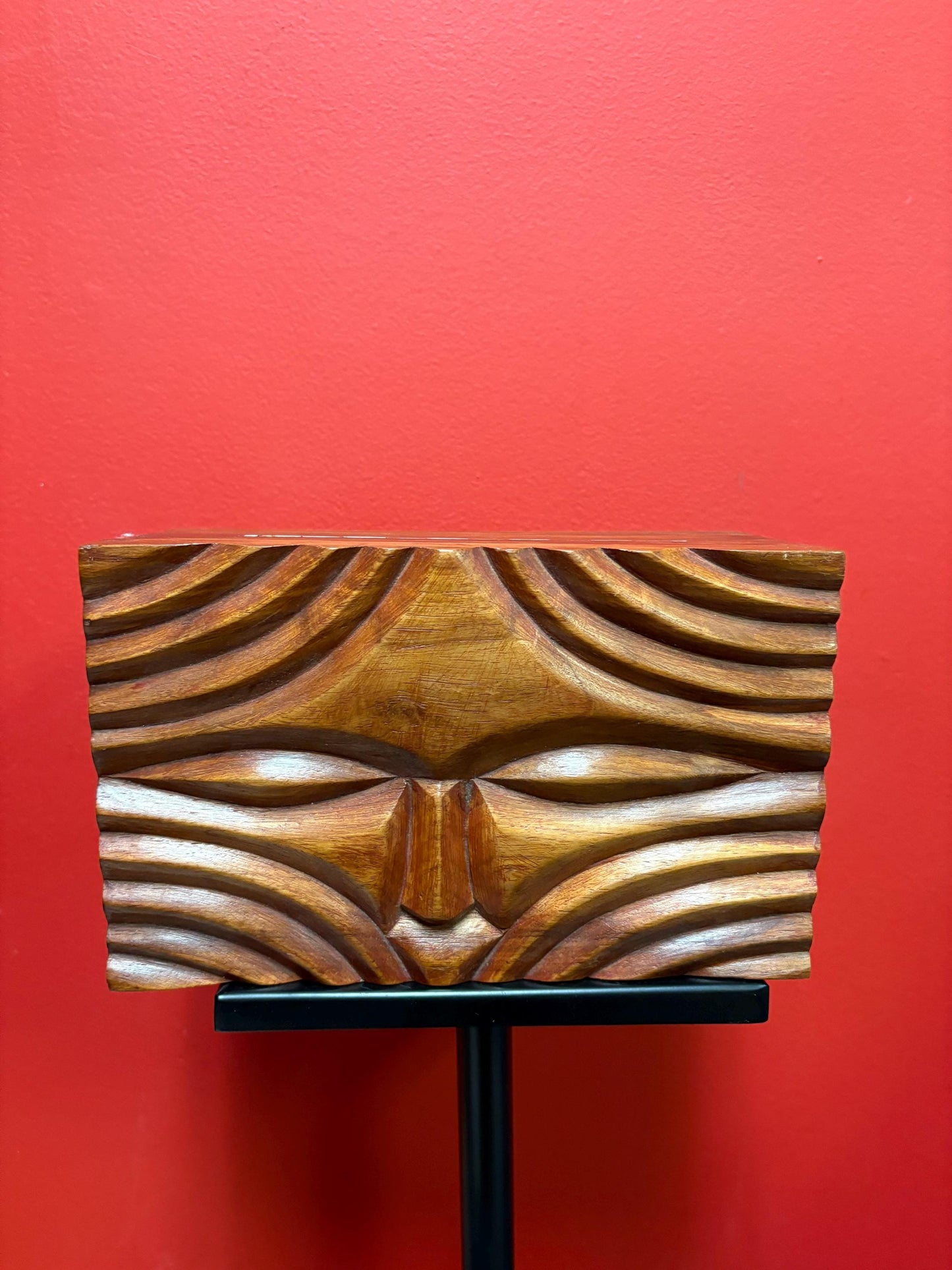 Fabulous old oceanic Islands solid wood 9.5 x 6 x 4.5 wooden box beautiful quality and the best eyes in the business wow great gift