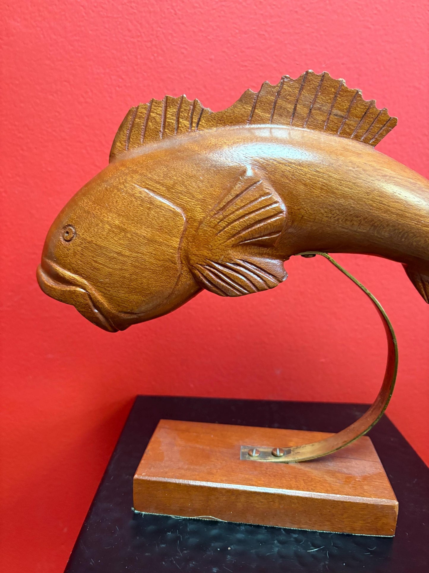 10 x 9 wooden jumping fish on stand  vintage cool  perfect gift  the one that got away  great value