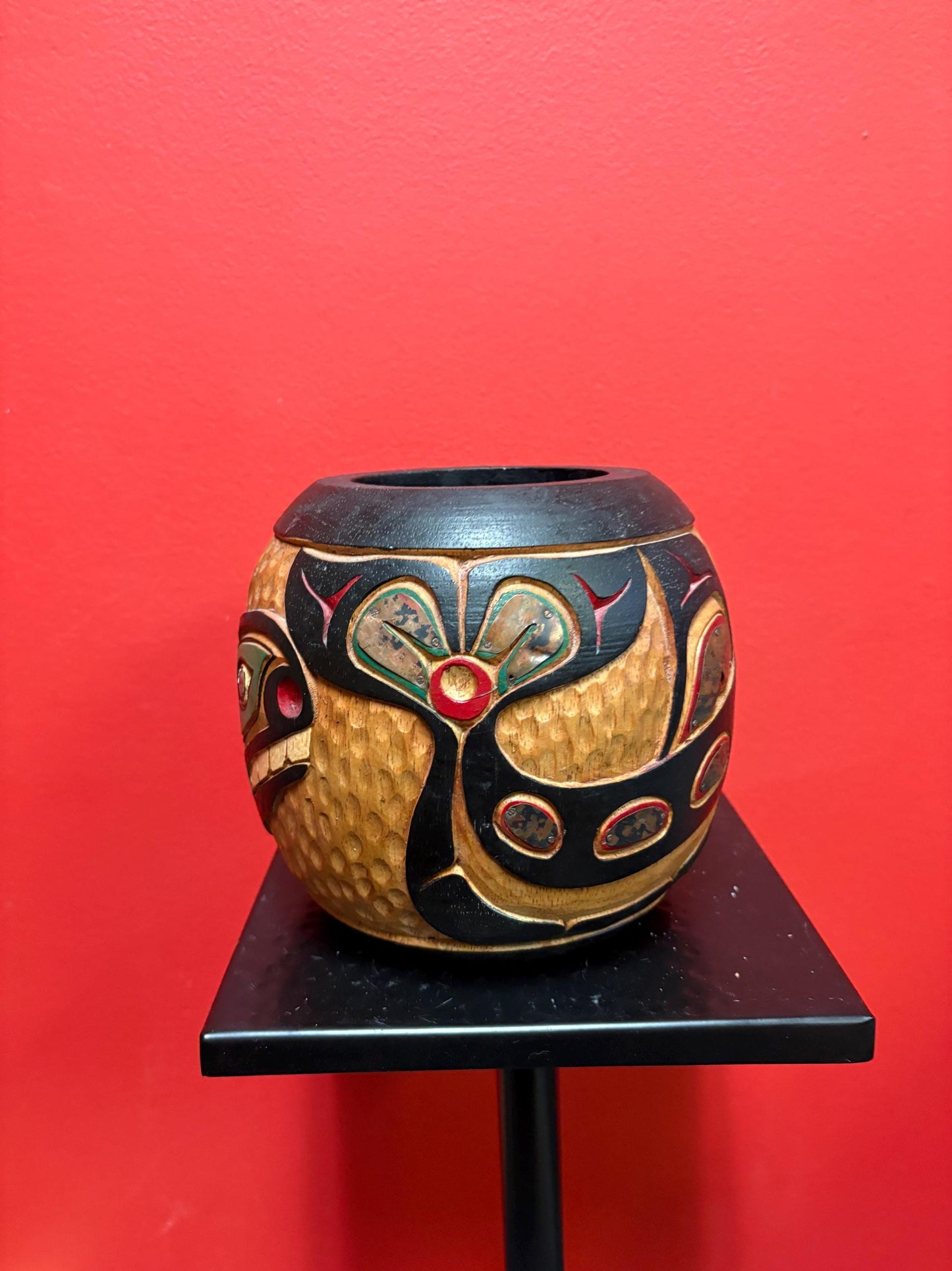 Wonderful indigenous first Nations Pacific Northwest Coast cedar paint killer whale bowl  6 1/2 x 5 1/2 wide - wow  - unsigned
