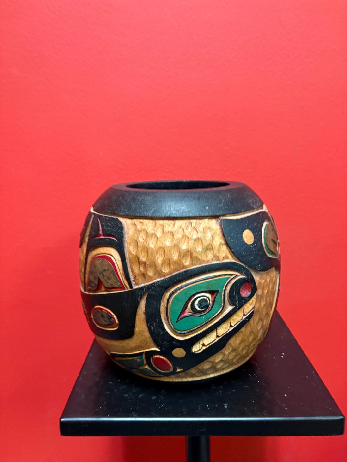 Wonderful indigenous first Nations Pacific Northwest Coast cedar paint killer whale bowl  6 1/2 x 5 1/2 wide - wow  - unsigned