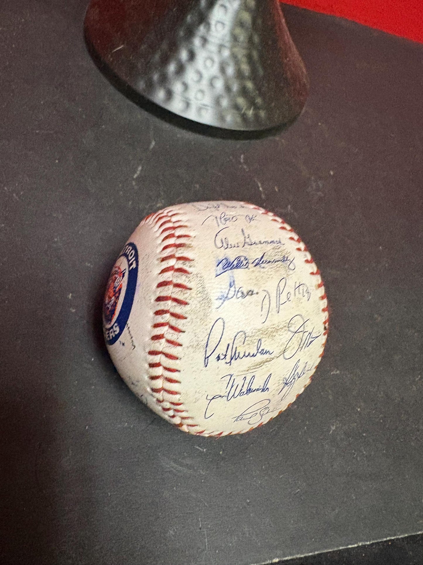 Amazing 1960s? Detroit Tigers team signed baseball. great gift great price American baseball history