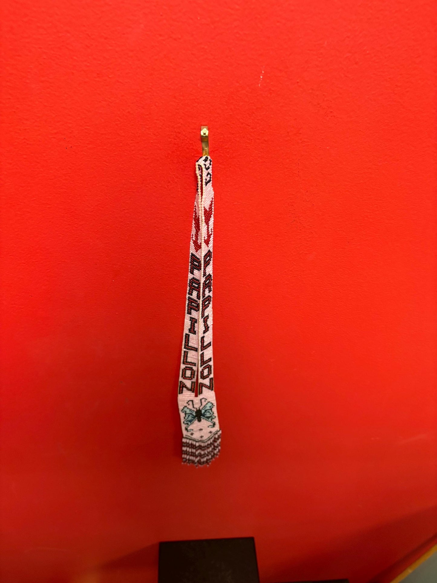 Beautiful indigenous First Nations beaded necklace representing PAPILLON great condition